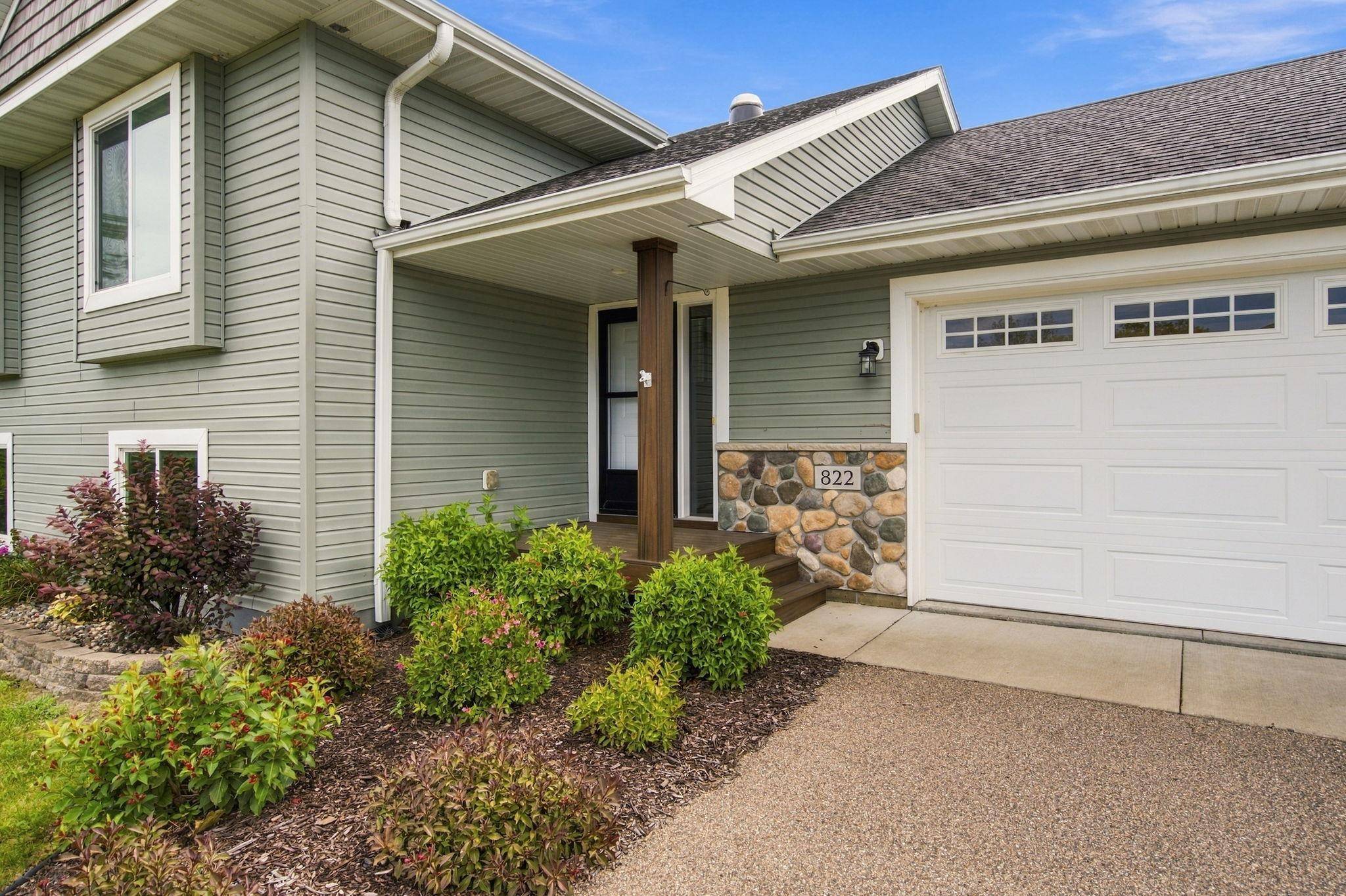 822 Deer PATH, Montgomery, MN 56069
