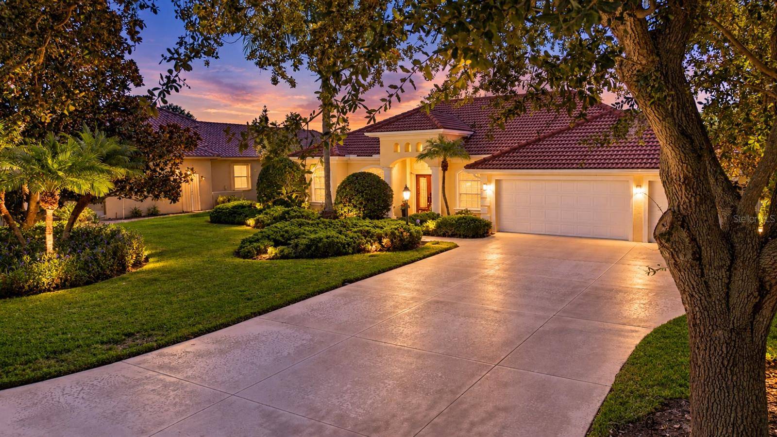 3716 EAGLE HAMMOCK DR, Sarasota, FL 34240