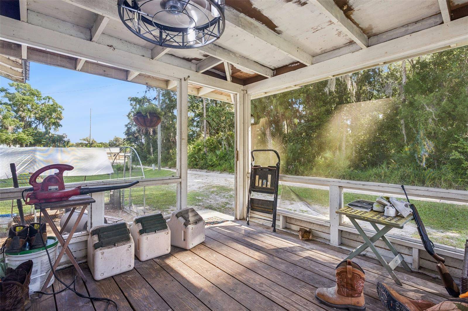 54901 CEDAR CREST RD, Astor, FL 32102