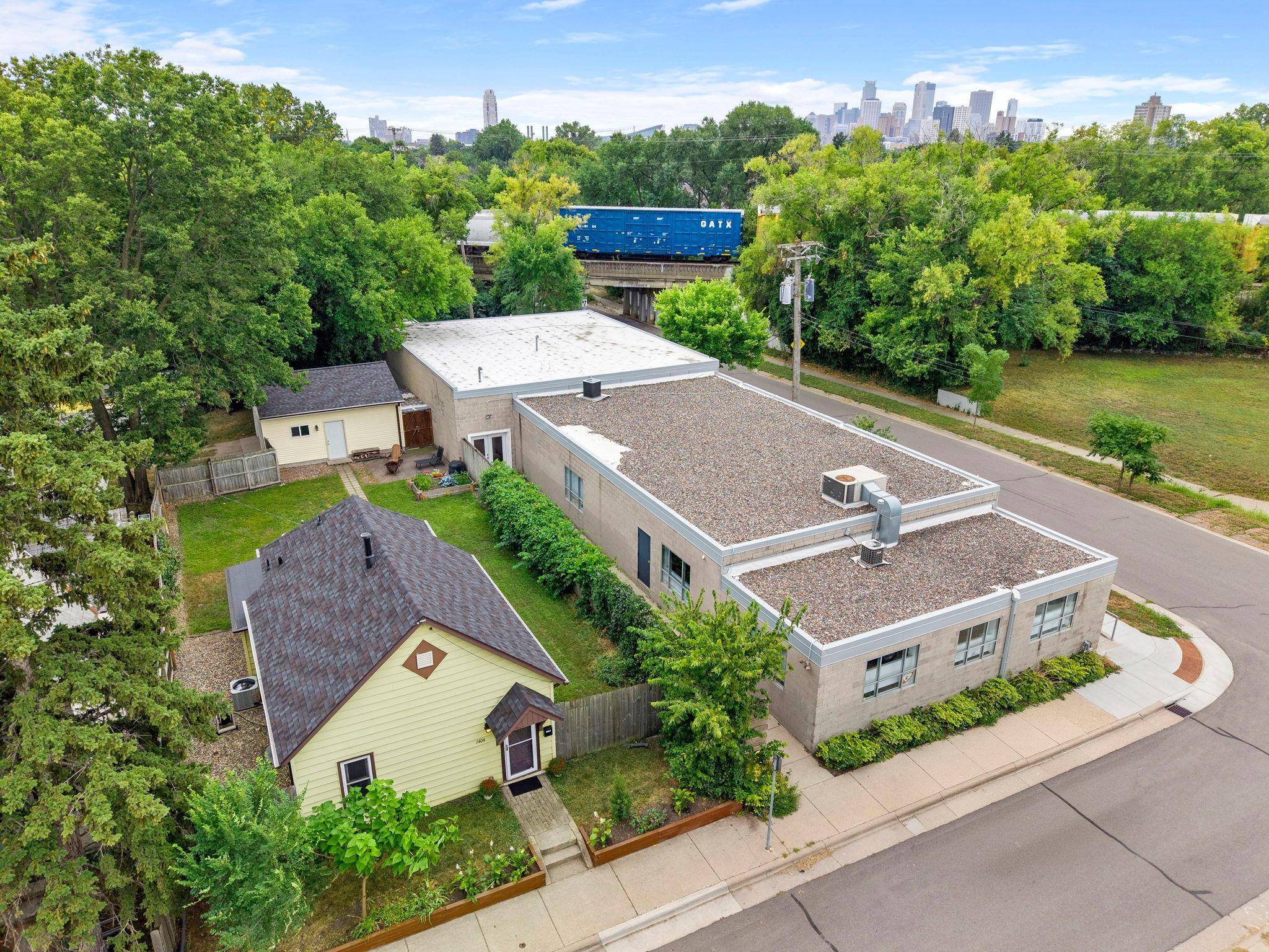 1404 12th AVE NE, Minneapolis, MN 55413