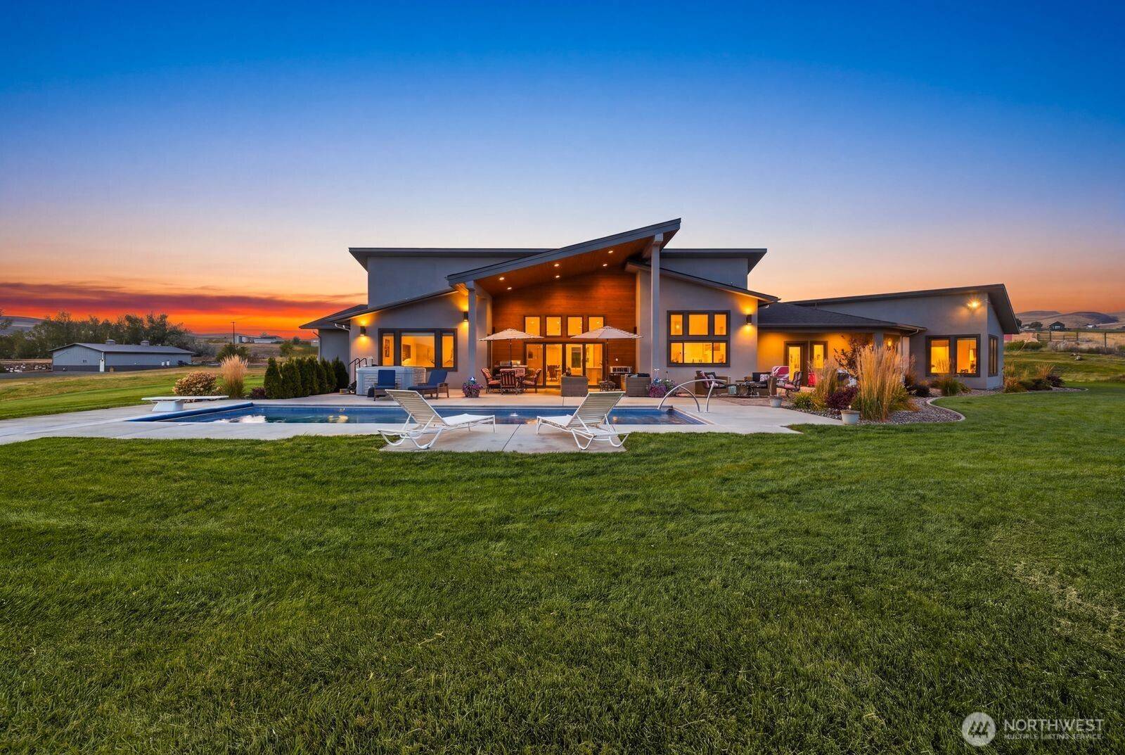 2497 E Selah RD, Yakima, WA 98901