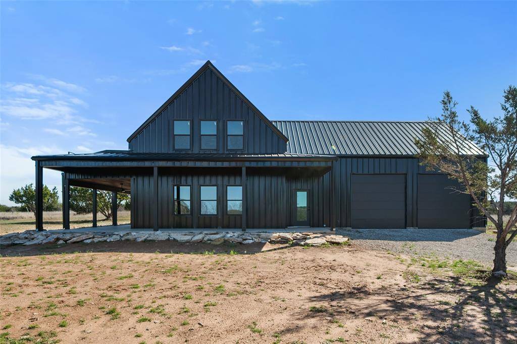 1053 Bluff Creek Drive, Strawn, TX 76475