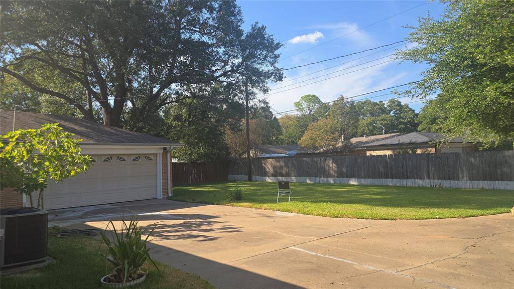1611 Park Ridge Terrace, Arlington, TX 76012