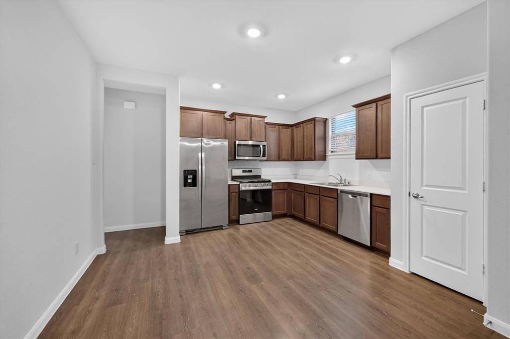 3920 Oak Creek Circle, Denison, TX 75020