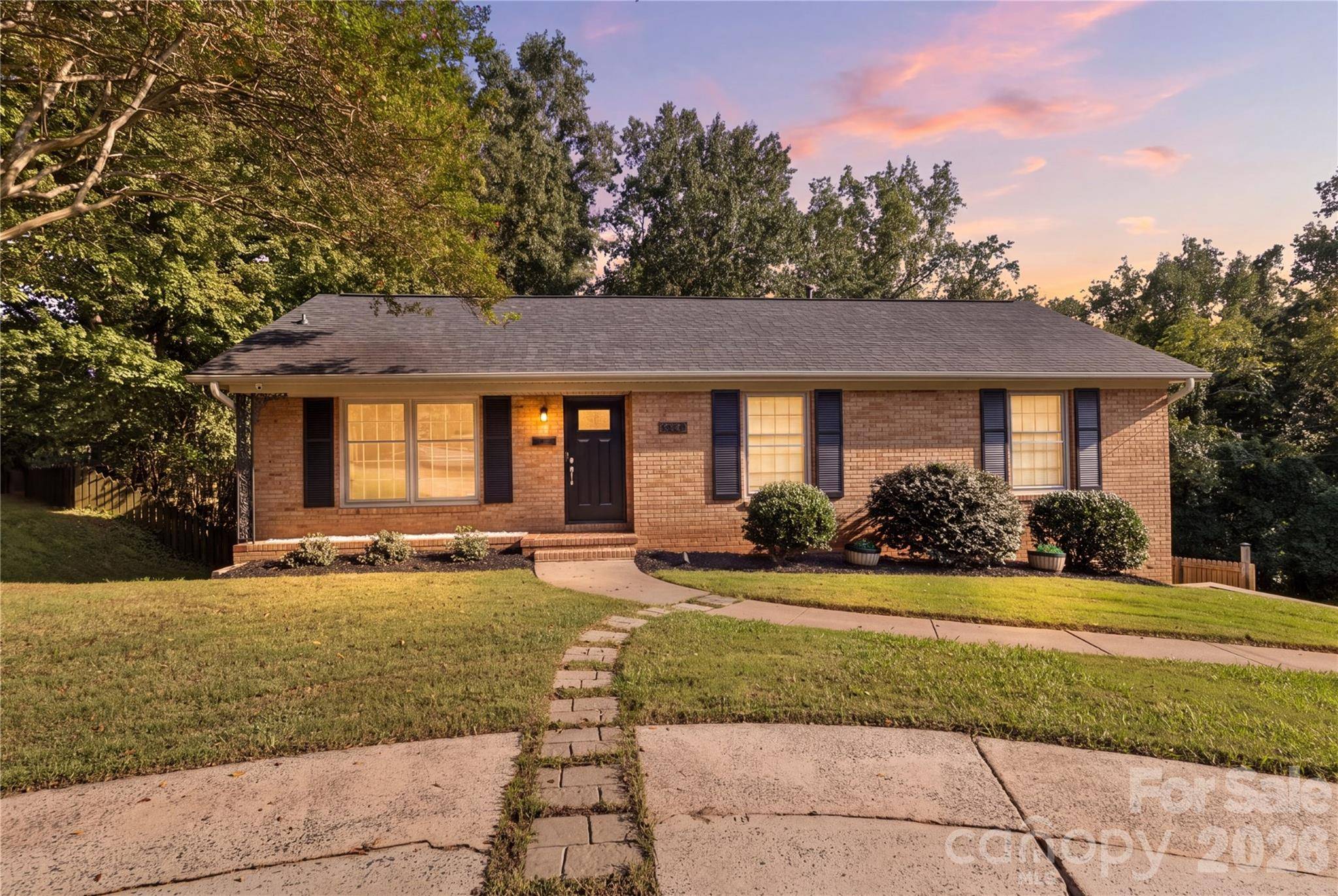 6623 Brookcrest DR, Charlotte, NC 28210