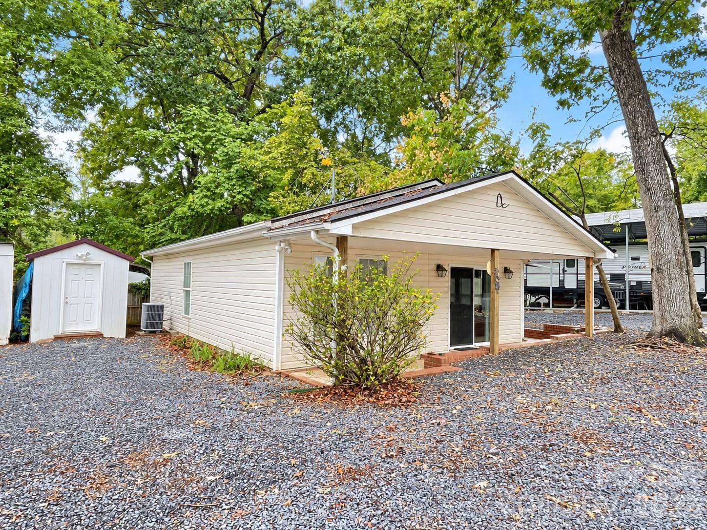 135 LANDLUBBER TRL #105 H, Mount Gilead, NC 27306