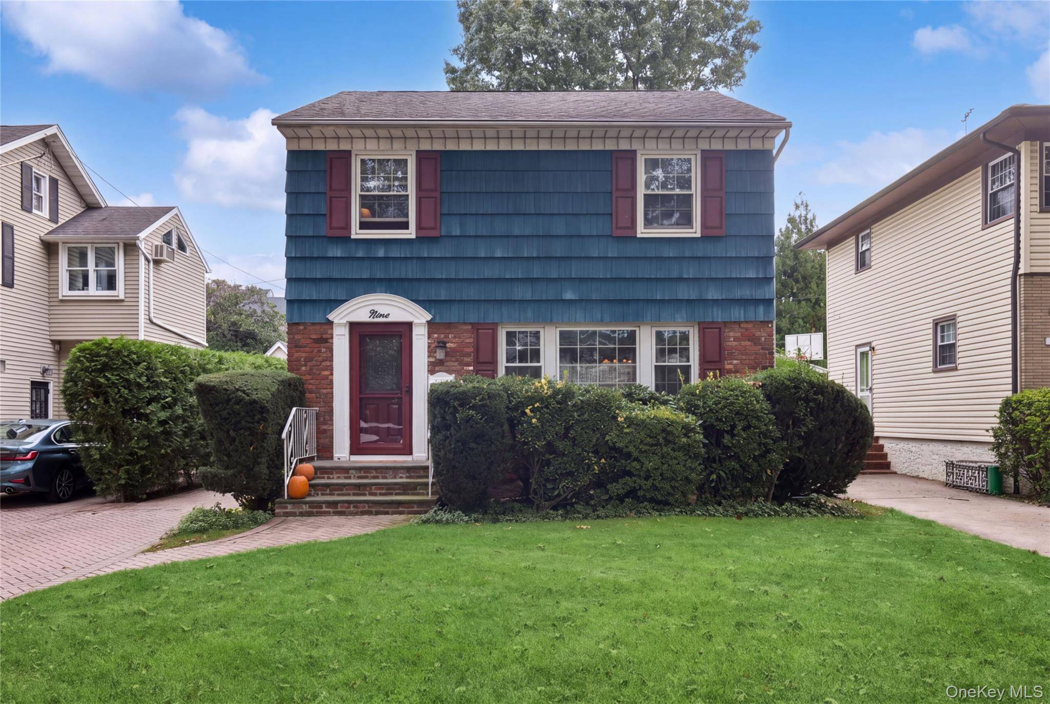 9 Monroe ST, Garden City, NY 11530