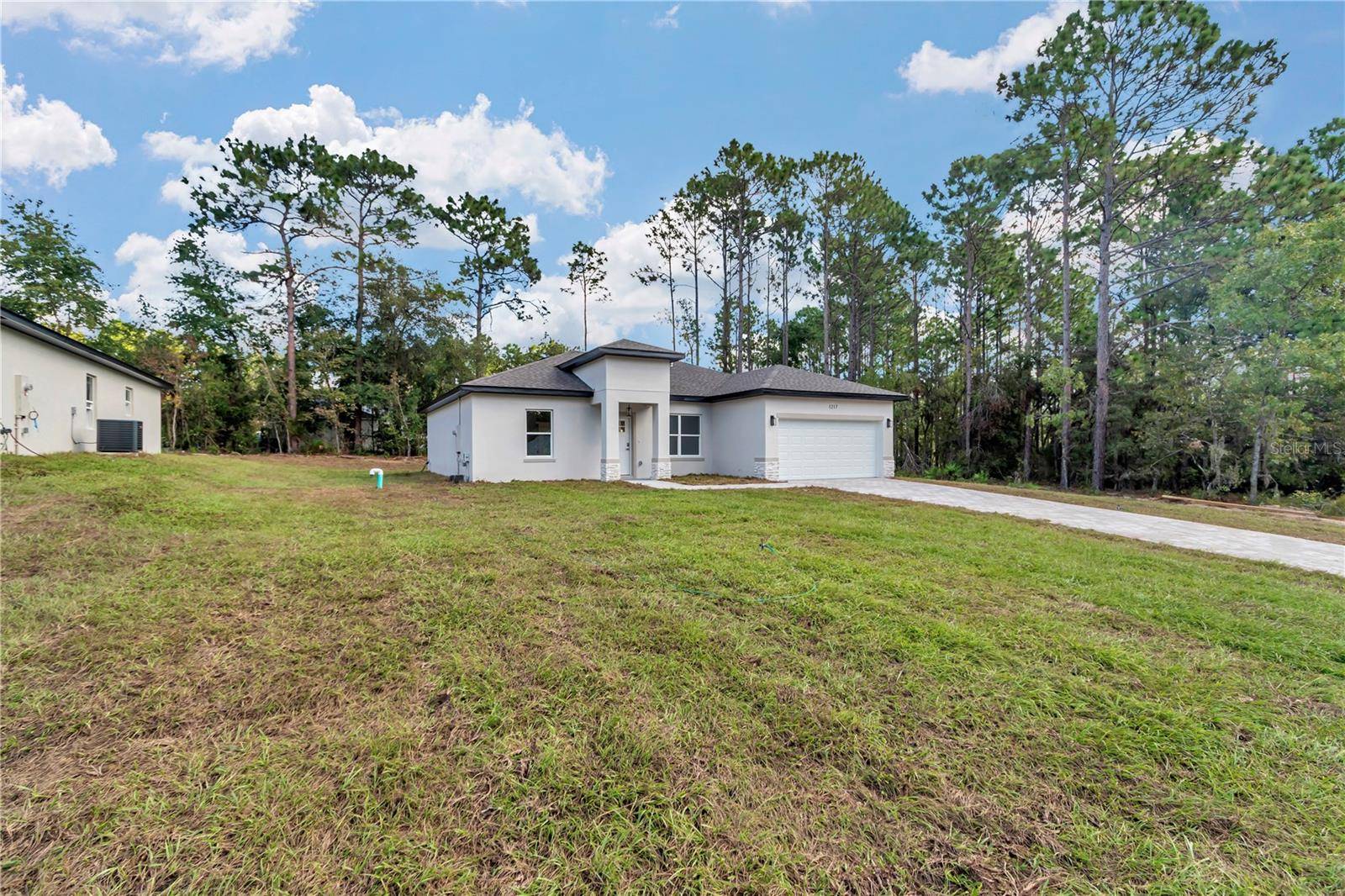 1217 W FAN DR, Citrus Springs, FL 34434