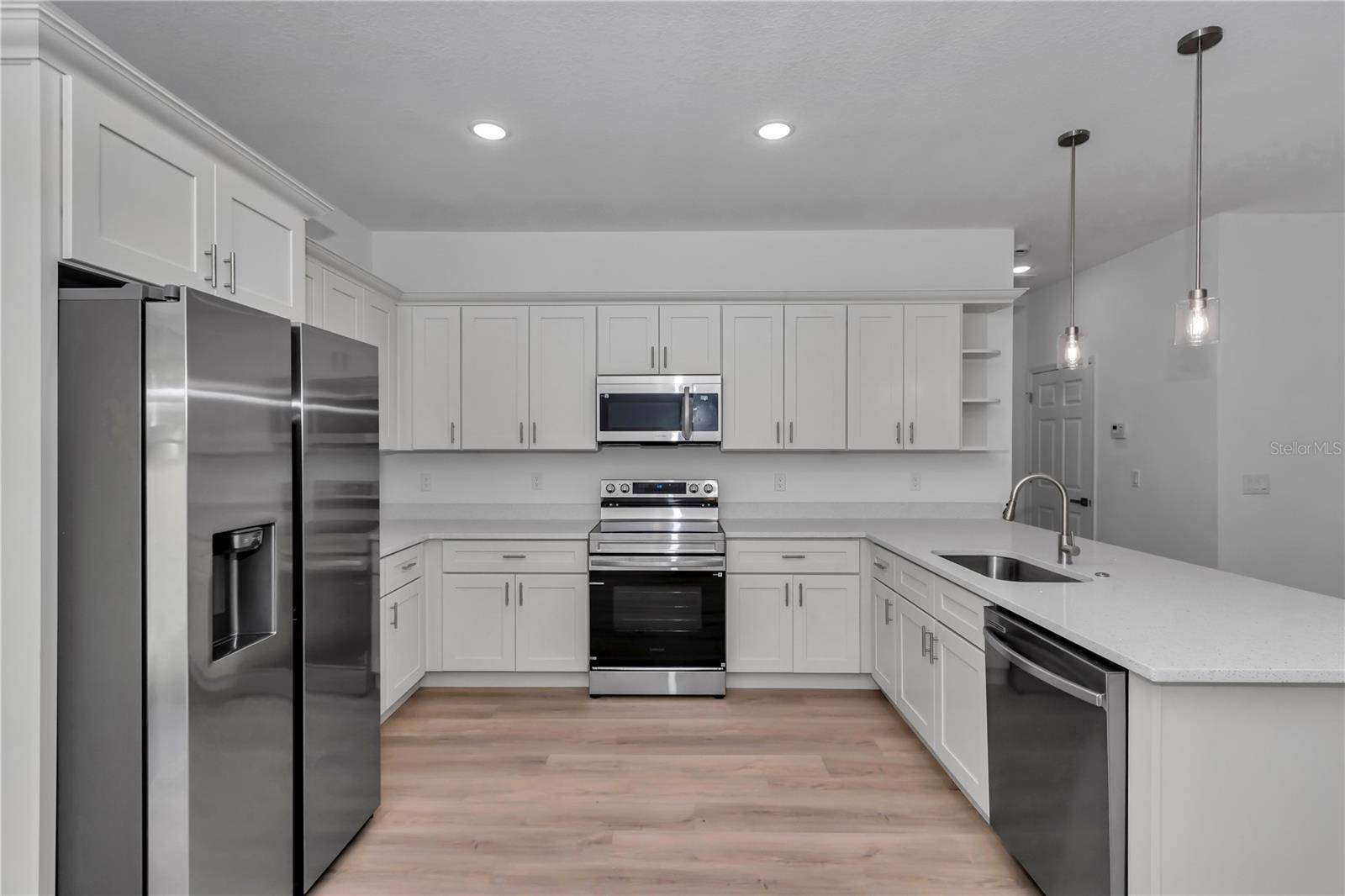 1217 W FAN DR, Citrus Springs, FL 34434