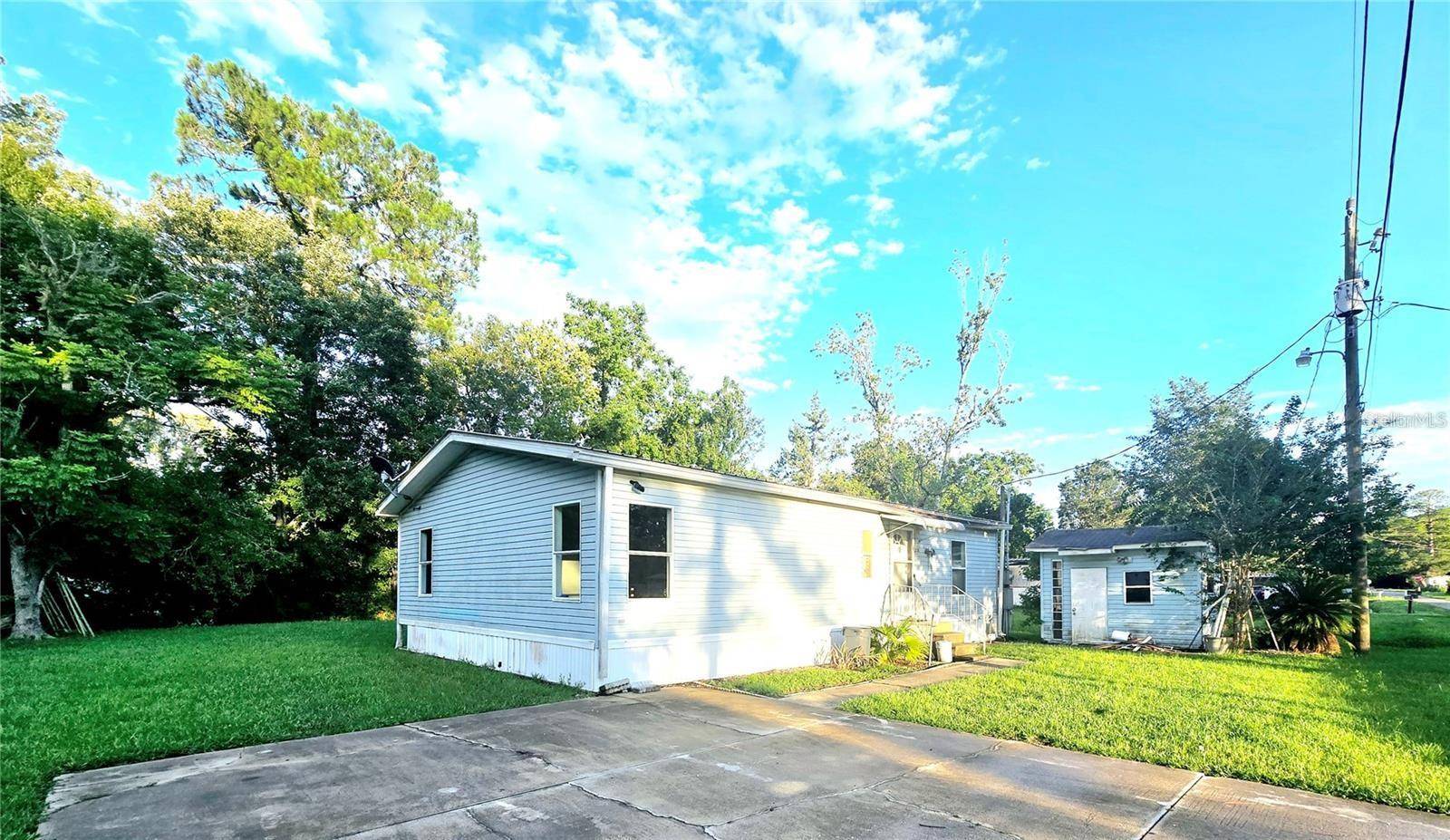 208 PINE TREE TRL, Crescent City, FL 32112