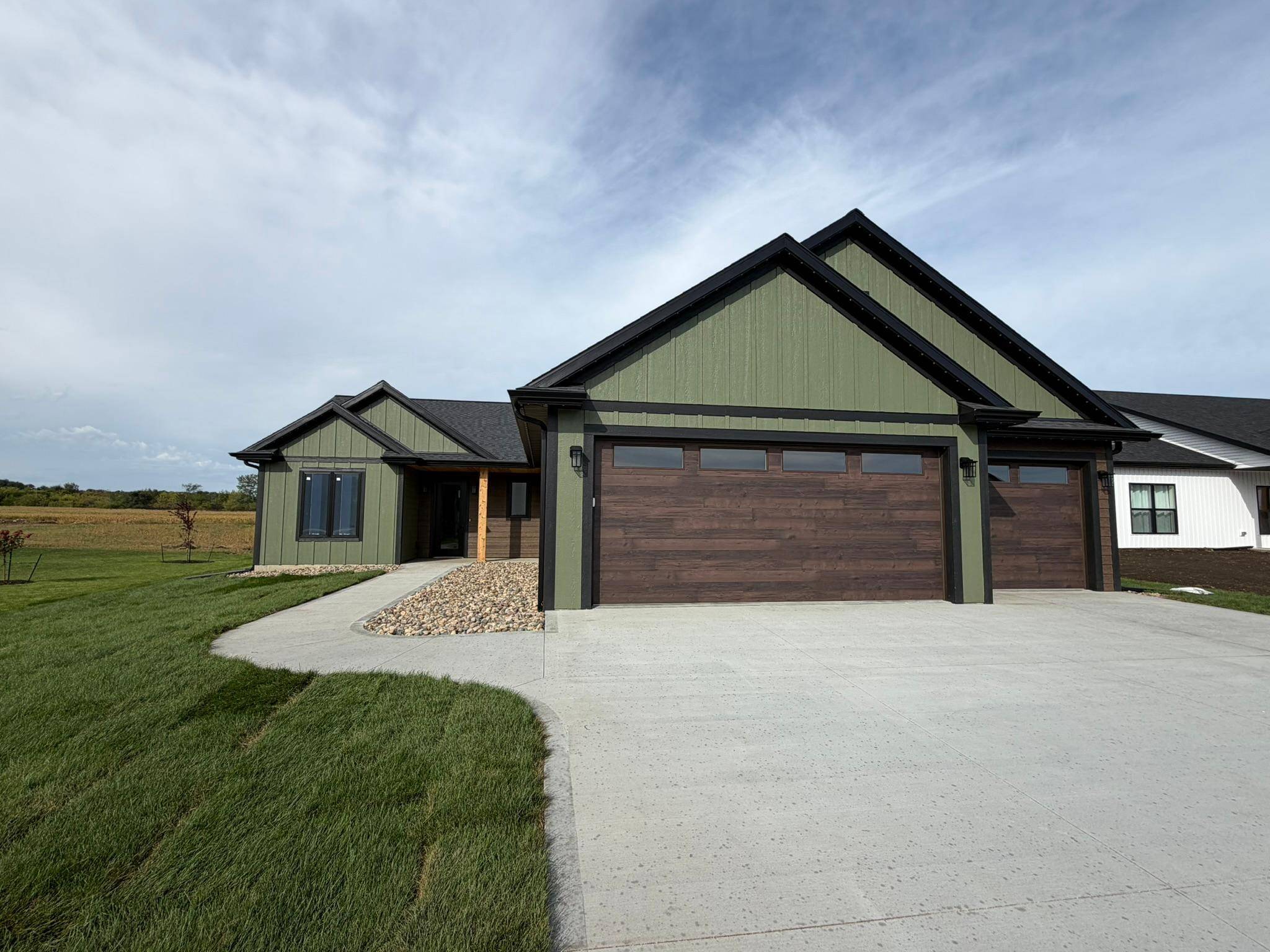 145 Rolling Hills DR, Elgin, MN 55932