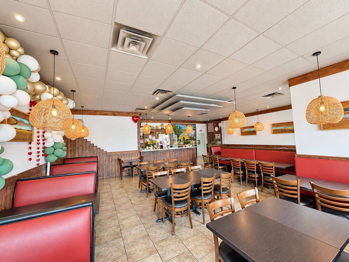 66 Mall RD #4, Hamilton, ON L8V 5B9