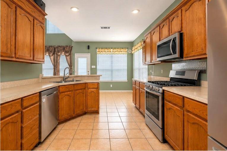 6369 Redeagle Creek Drive, Fort Worth, TX 76179