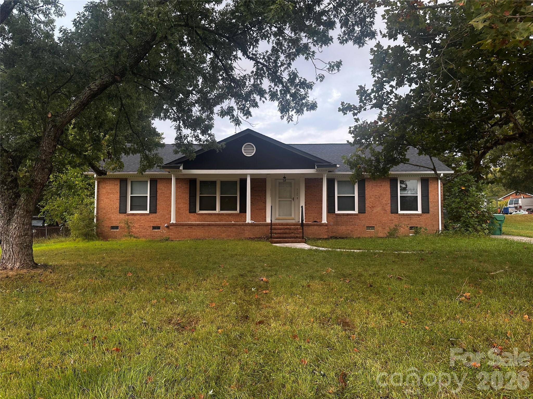 3105 Woodview DR, High Point, NC 27265
