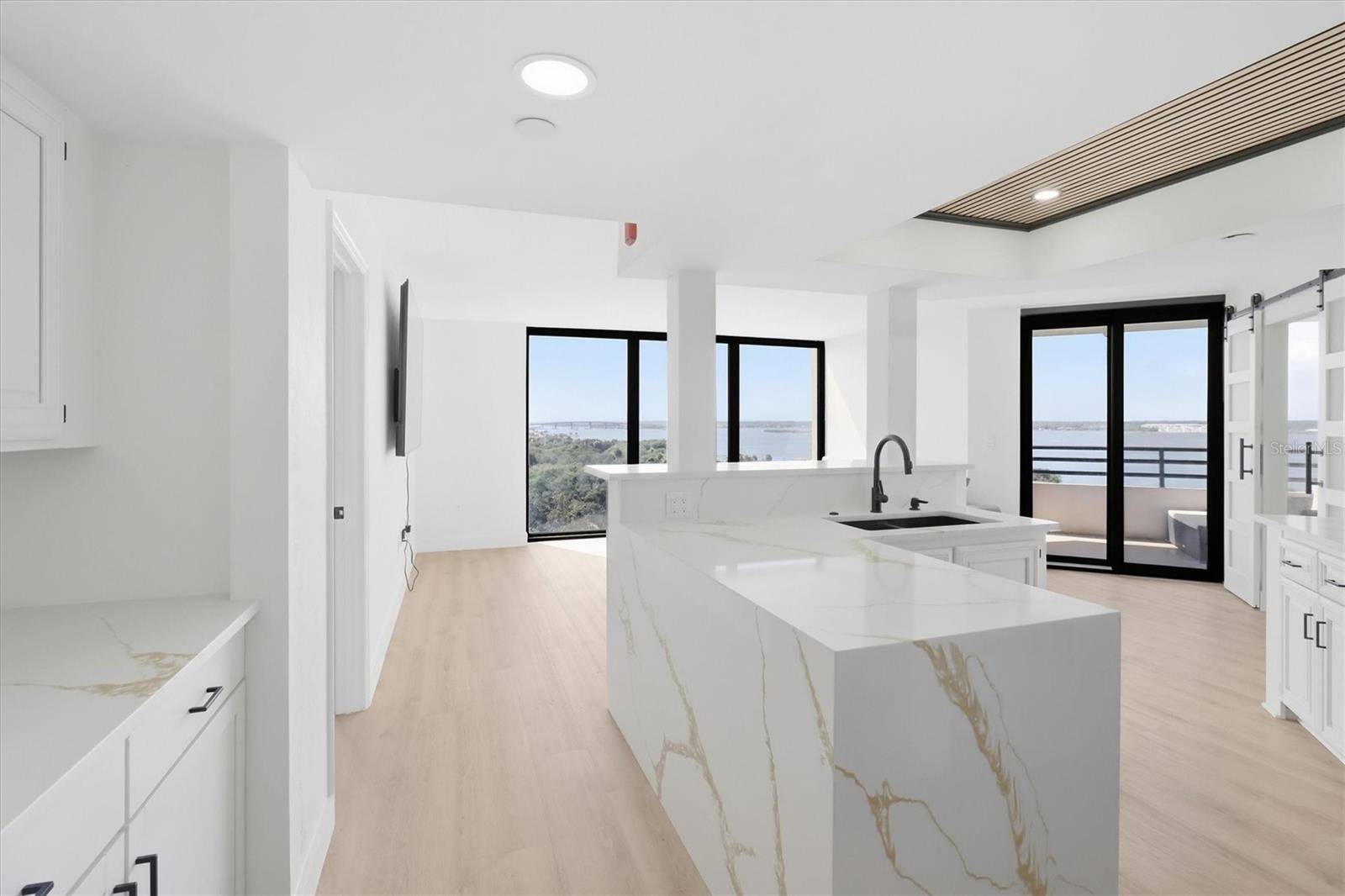 1 OCEANS WEST BLVD #8B1, Daytona Beach Shores, FL 32118