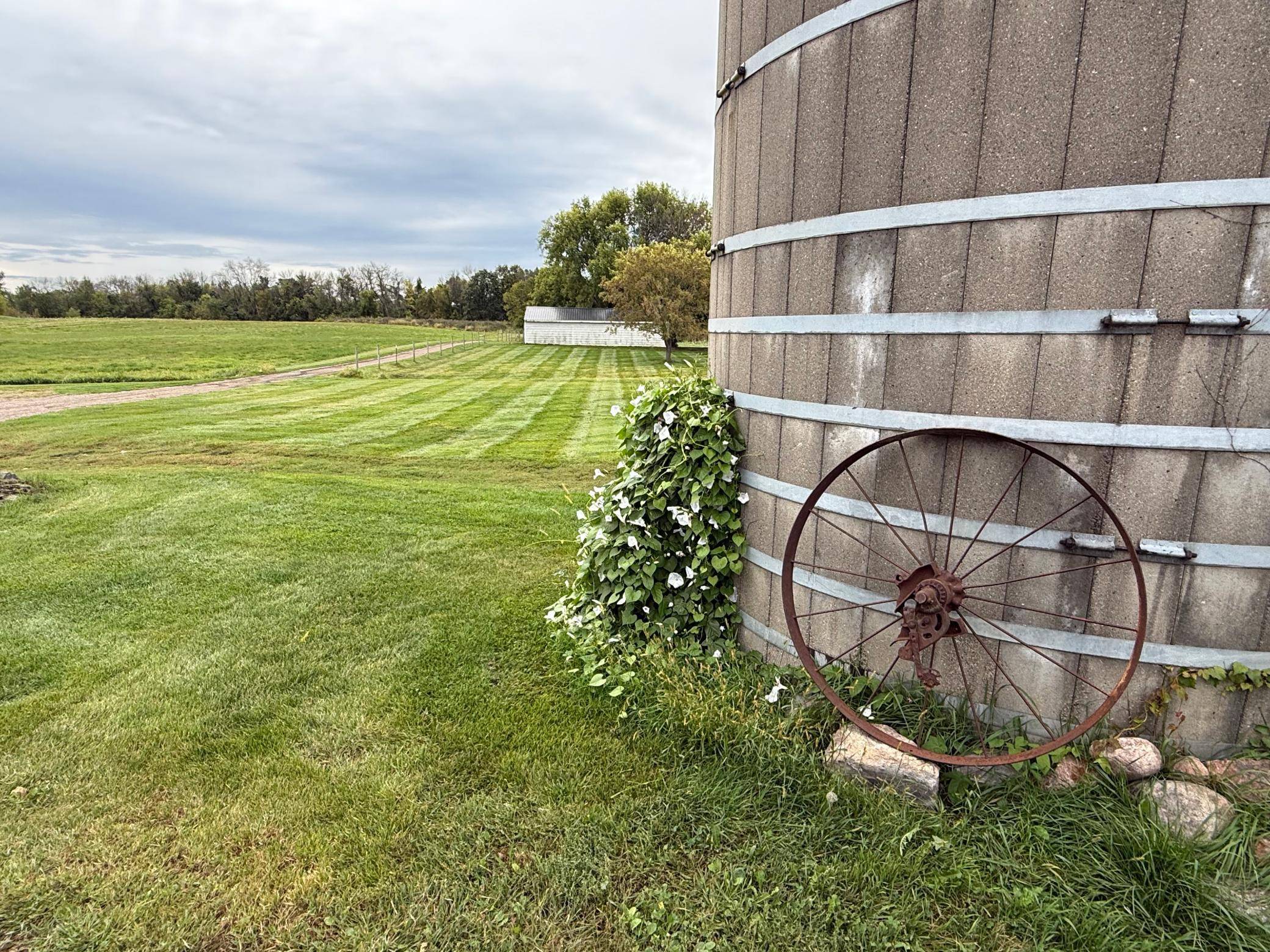 5095 Harff RD, Loretto, MN 55357