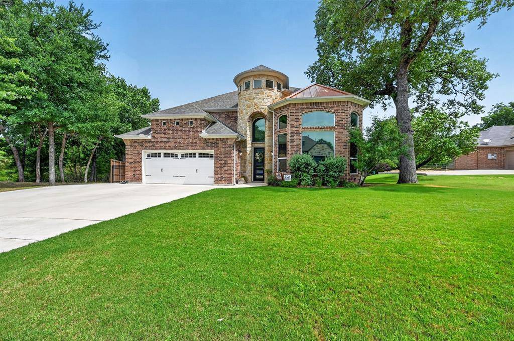 308 Familia Court, Azle, TX 76020