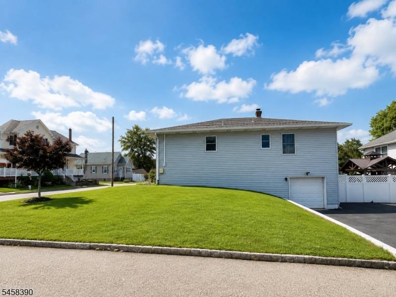 26 Coney Rd, Little Falls Twp., NJ 07424