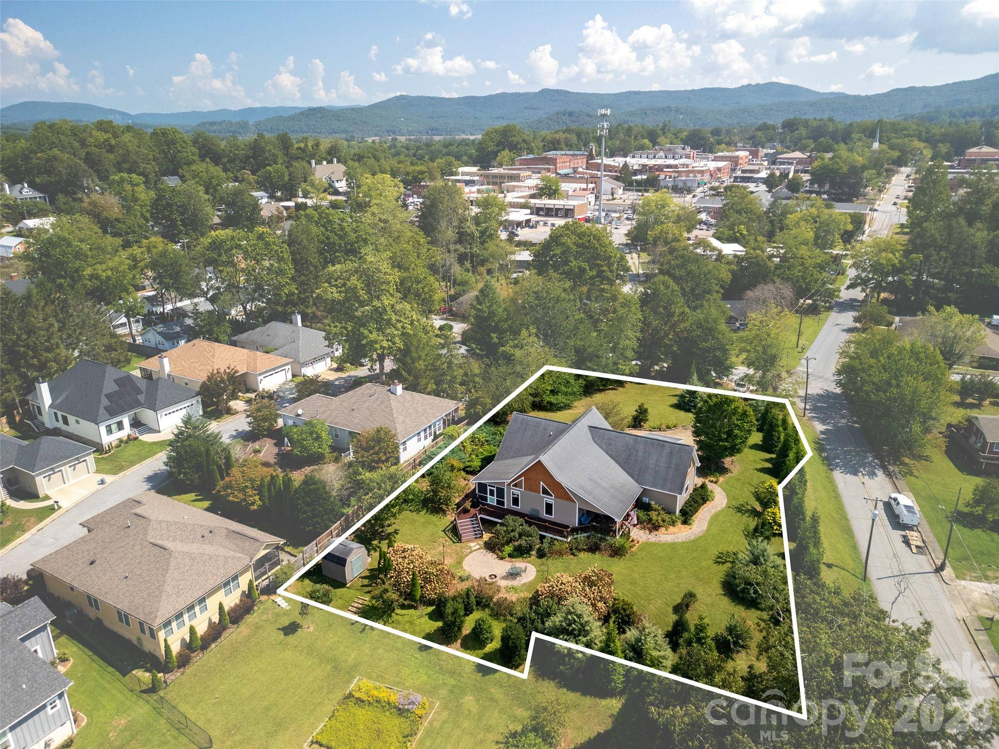 90 S Oaklawn AVE, Brevard, NC 28712