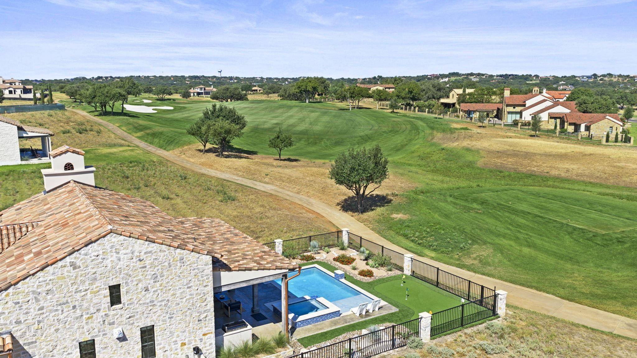 100 Encantada, Horseshoe Bay, TX 78657-000
