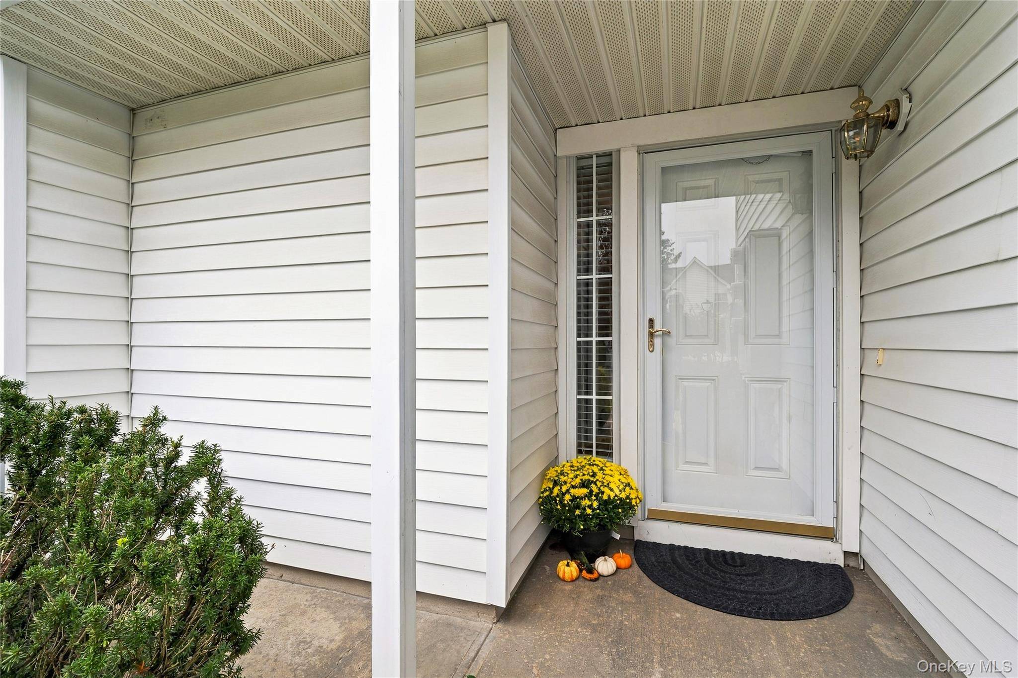 170 Thomas LN, East Setauket, NY 11733