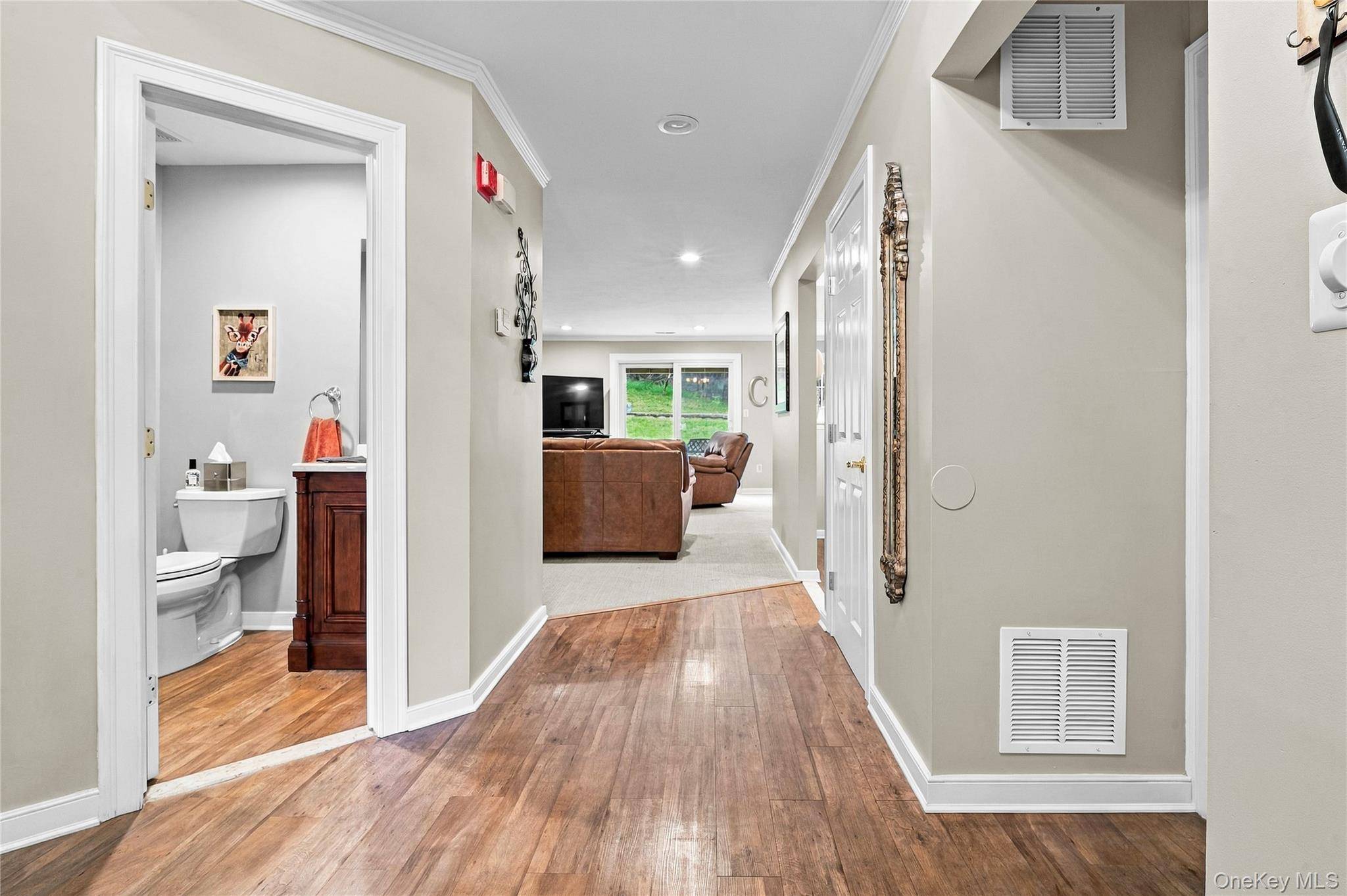 170 Thomas LN, East Setauket, NY 11733