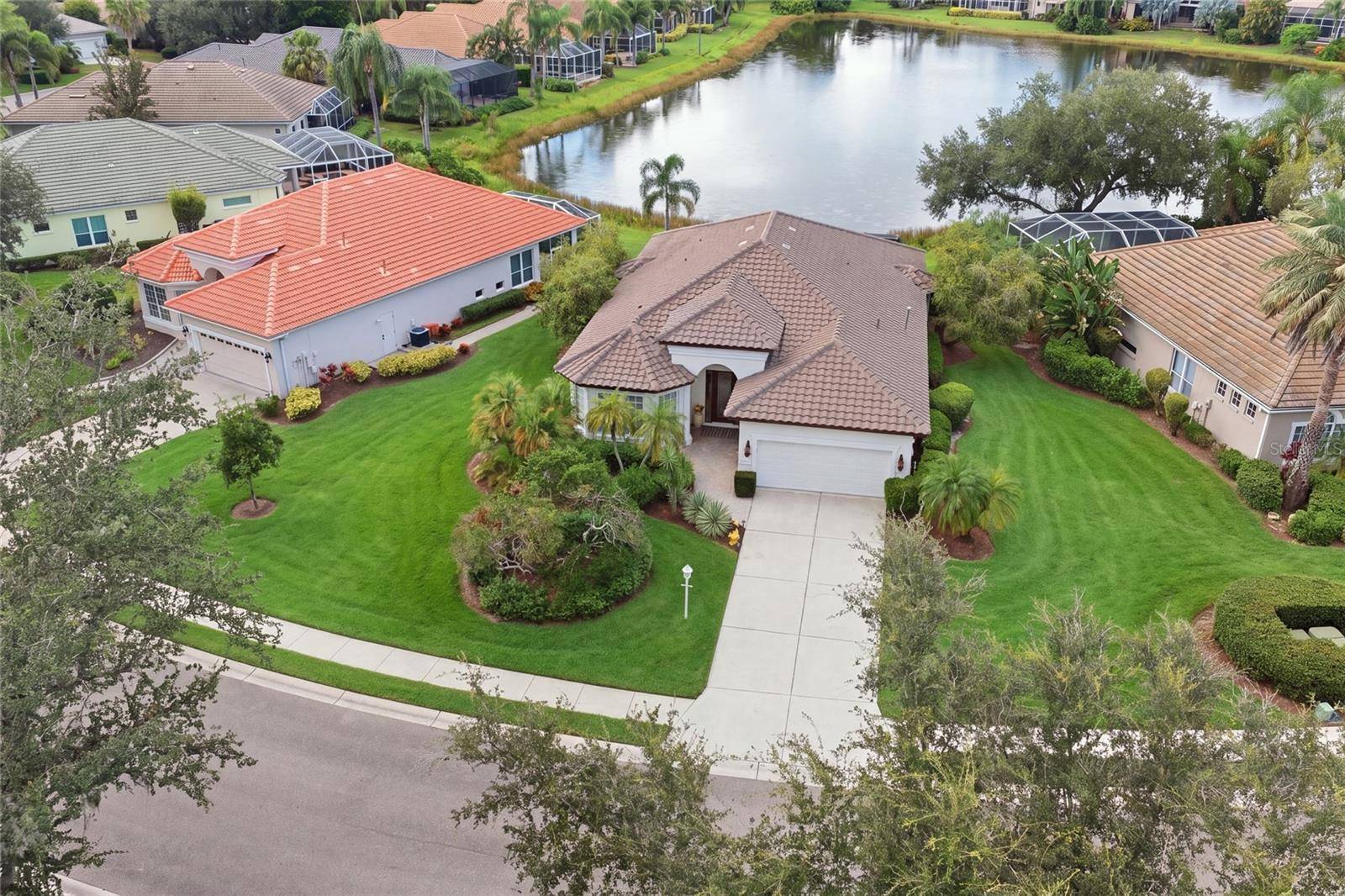7029 LENNOX PL, University Park, FL 34201