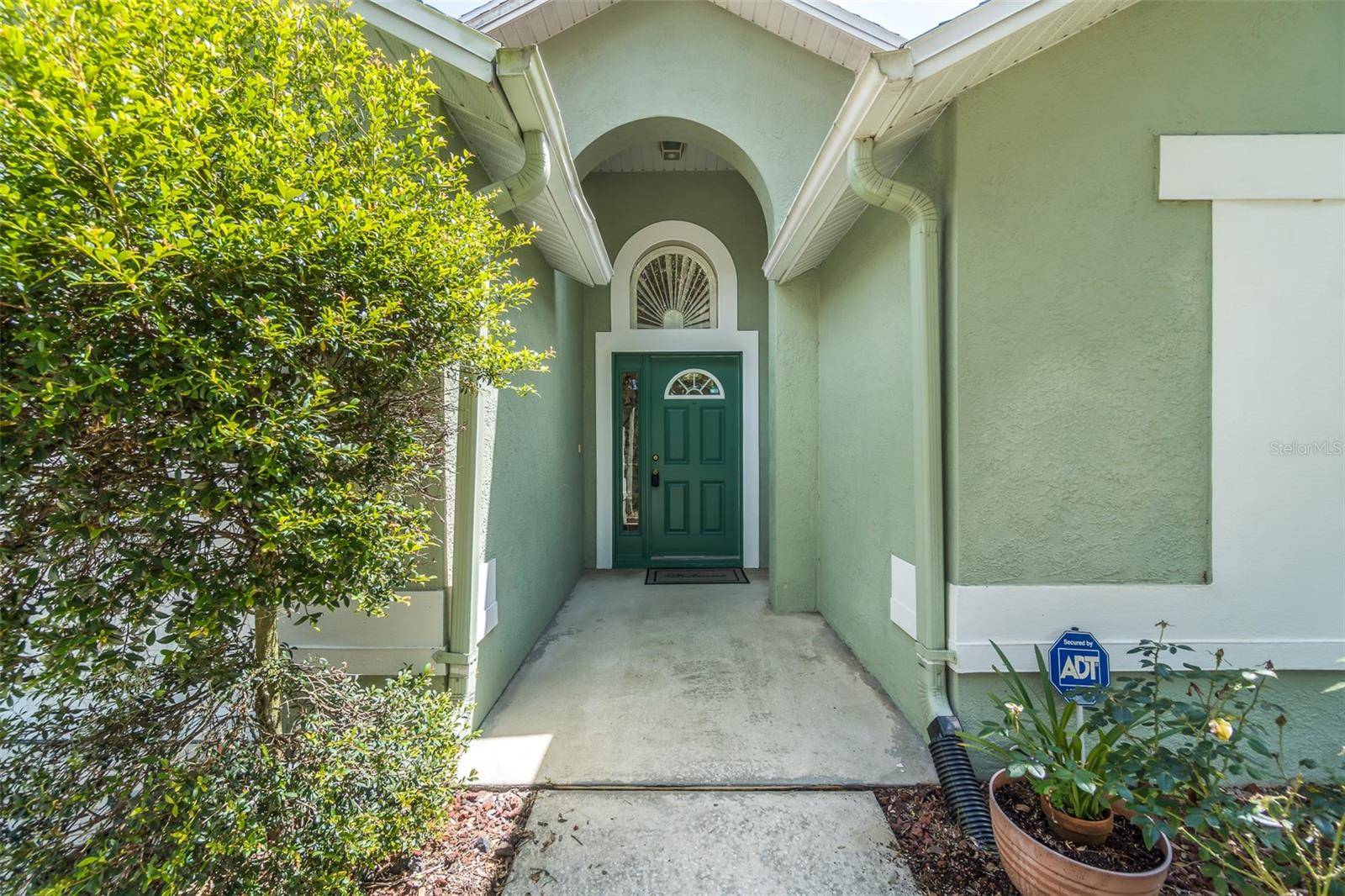6918 JAMESTOWN MANOR DR, Riverview, FL 33578
