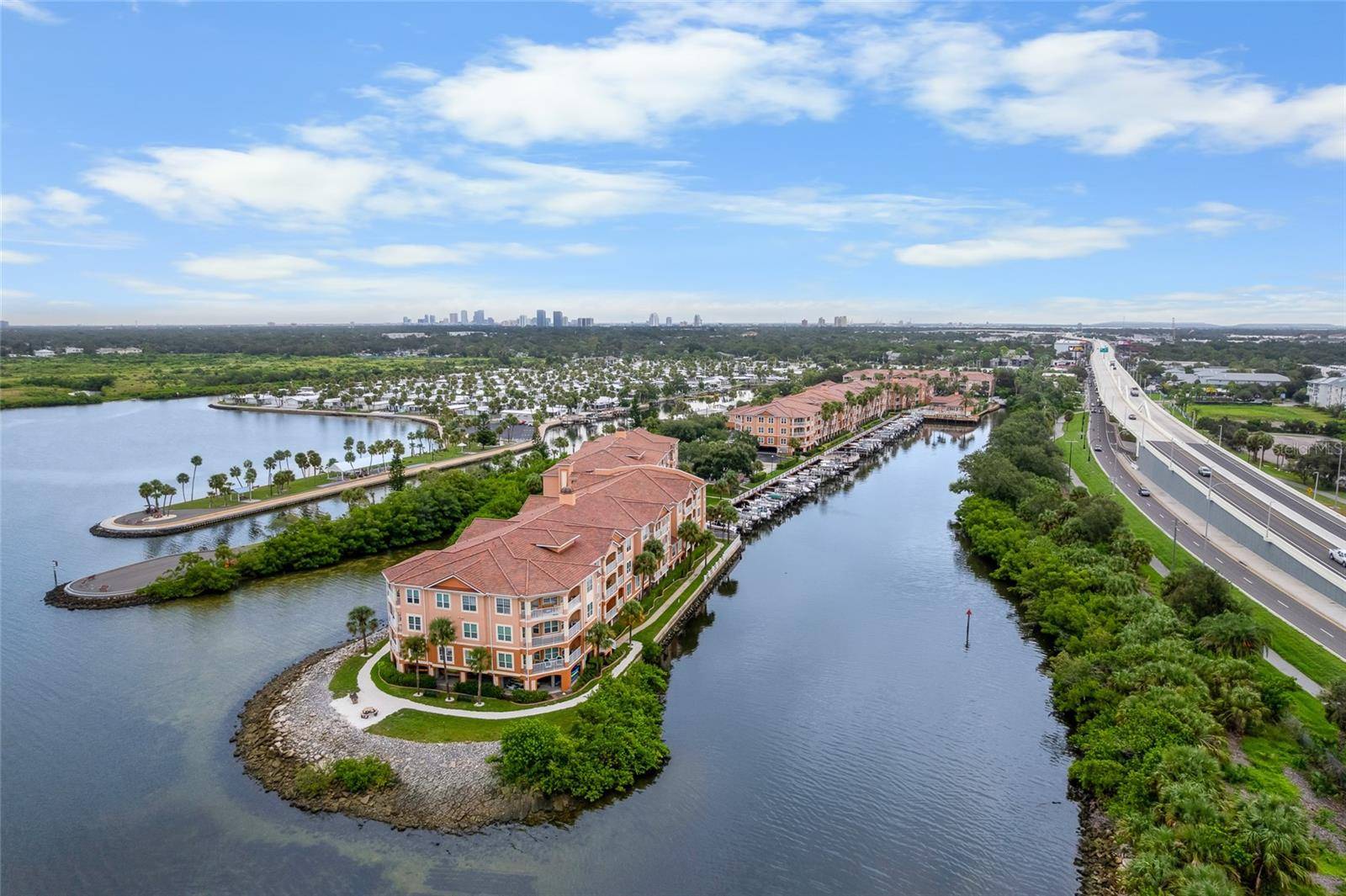 5000 CULBREATH KEY WAY #1-118, Tampa, FL 33611