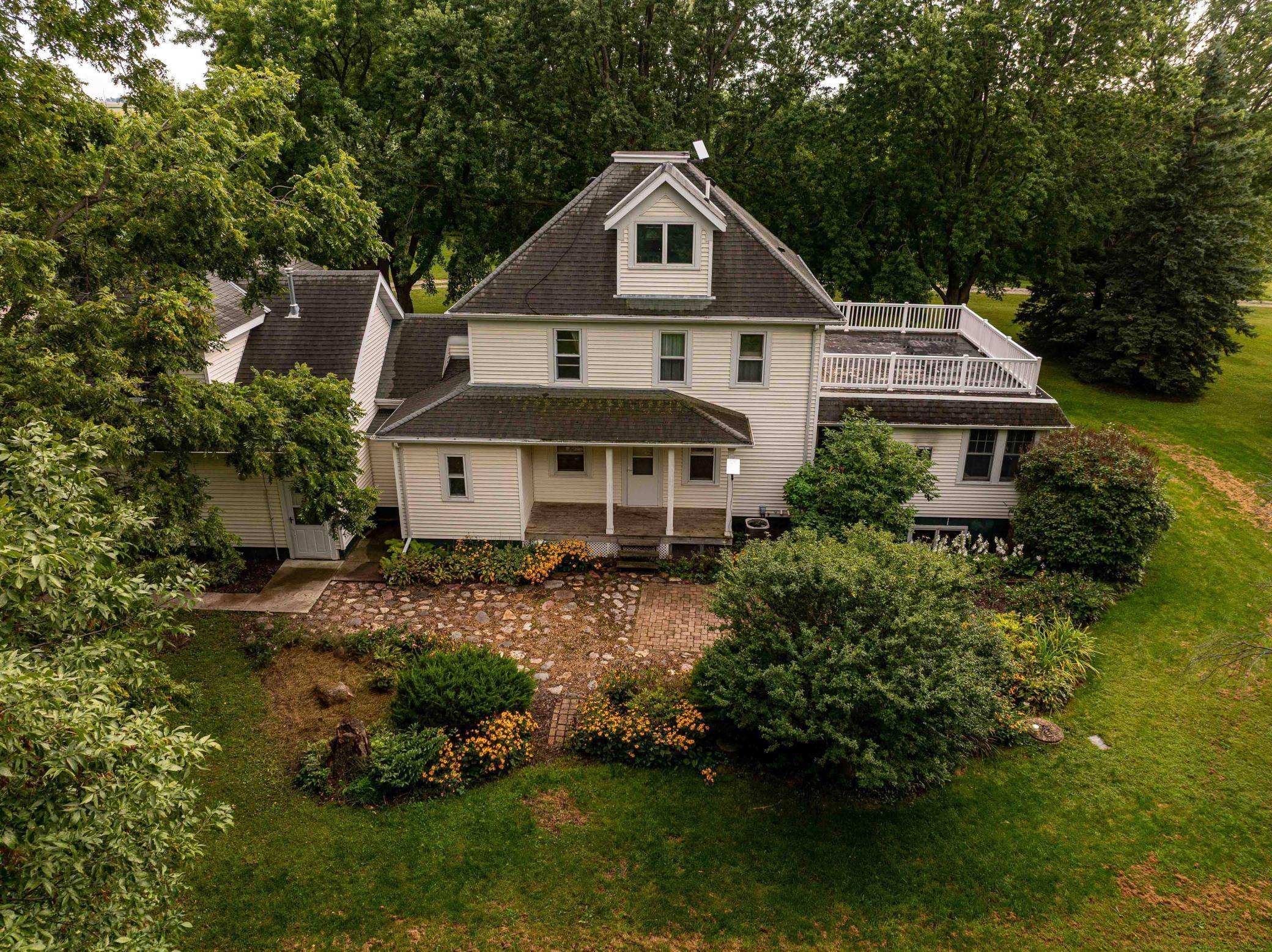 17326 530th AVE, Wells, MN 56097