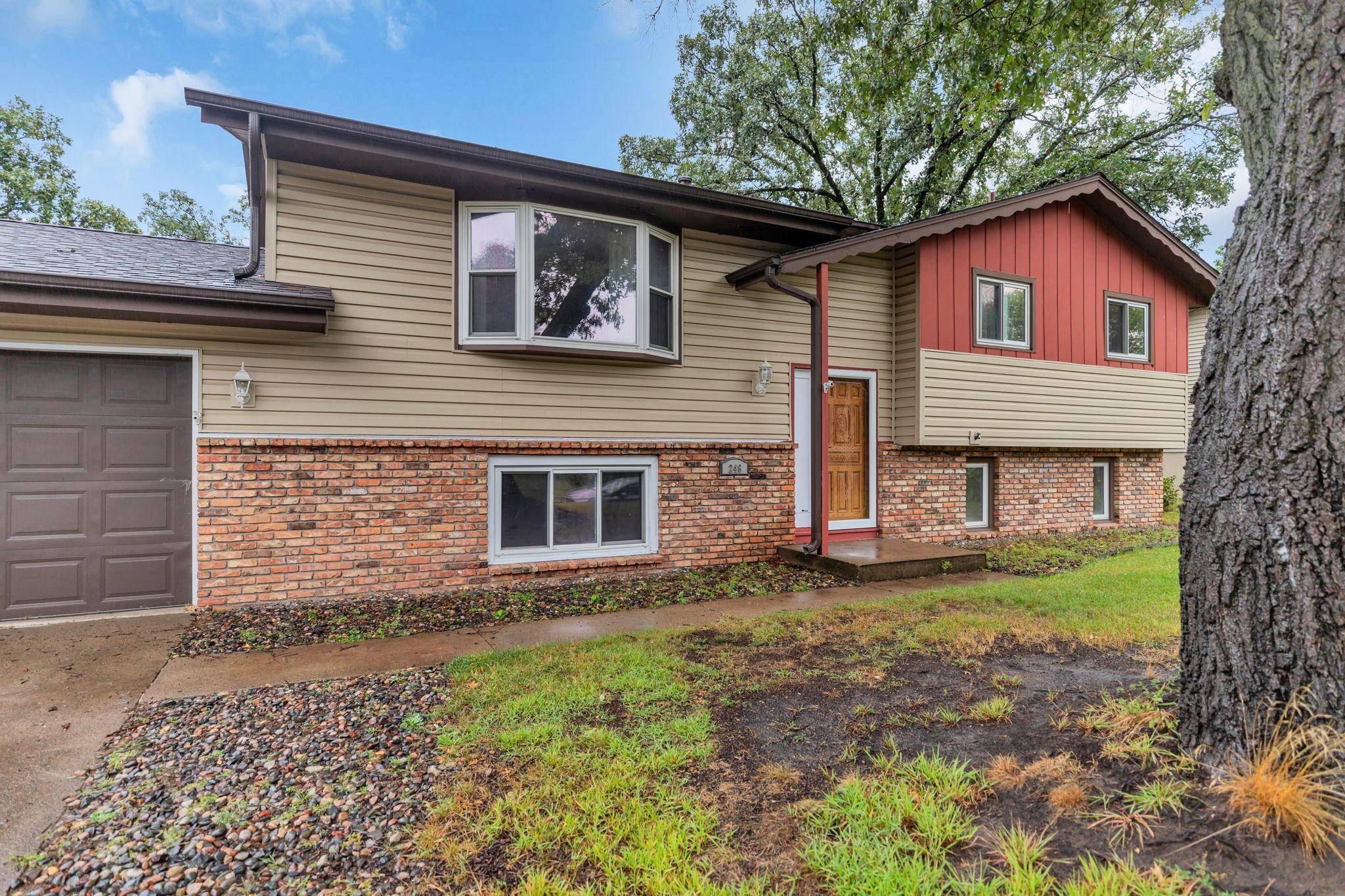 246 105th AVE NW, Coon Rapids, MN 55448