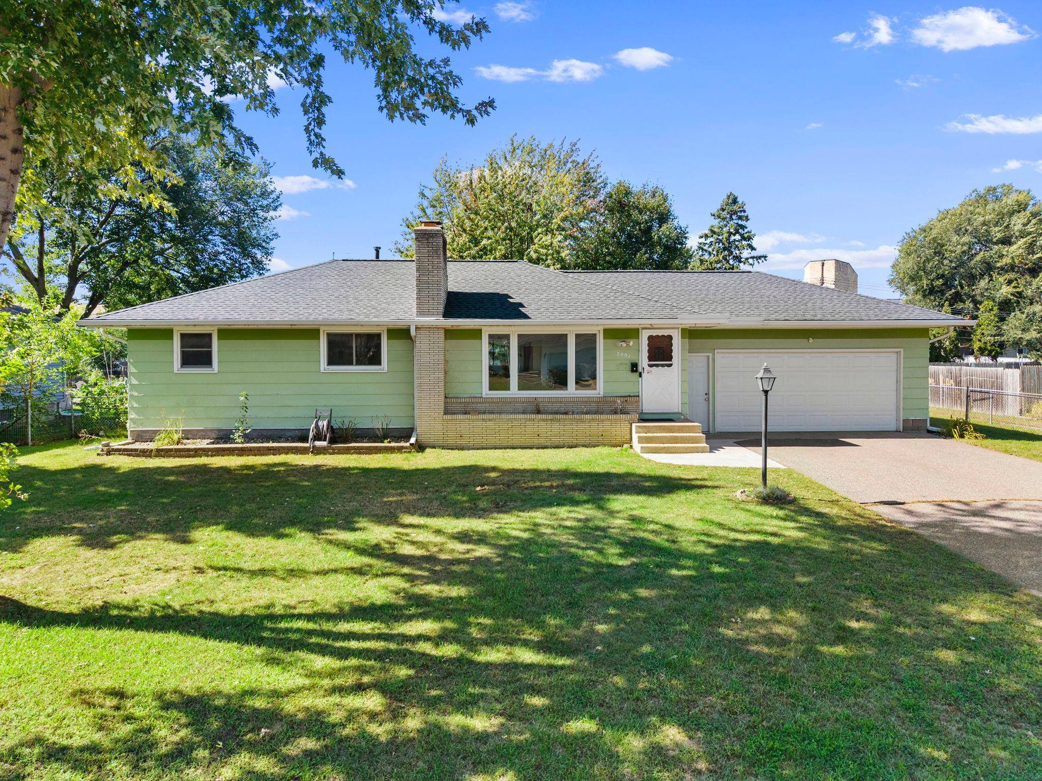 7001 Grimes AVE N, Brooklyn Center, MN 55429