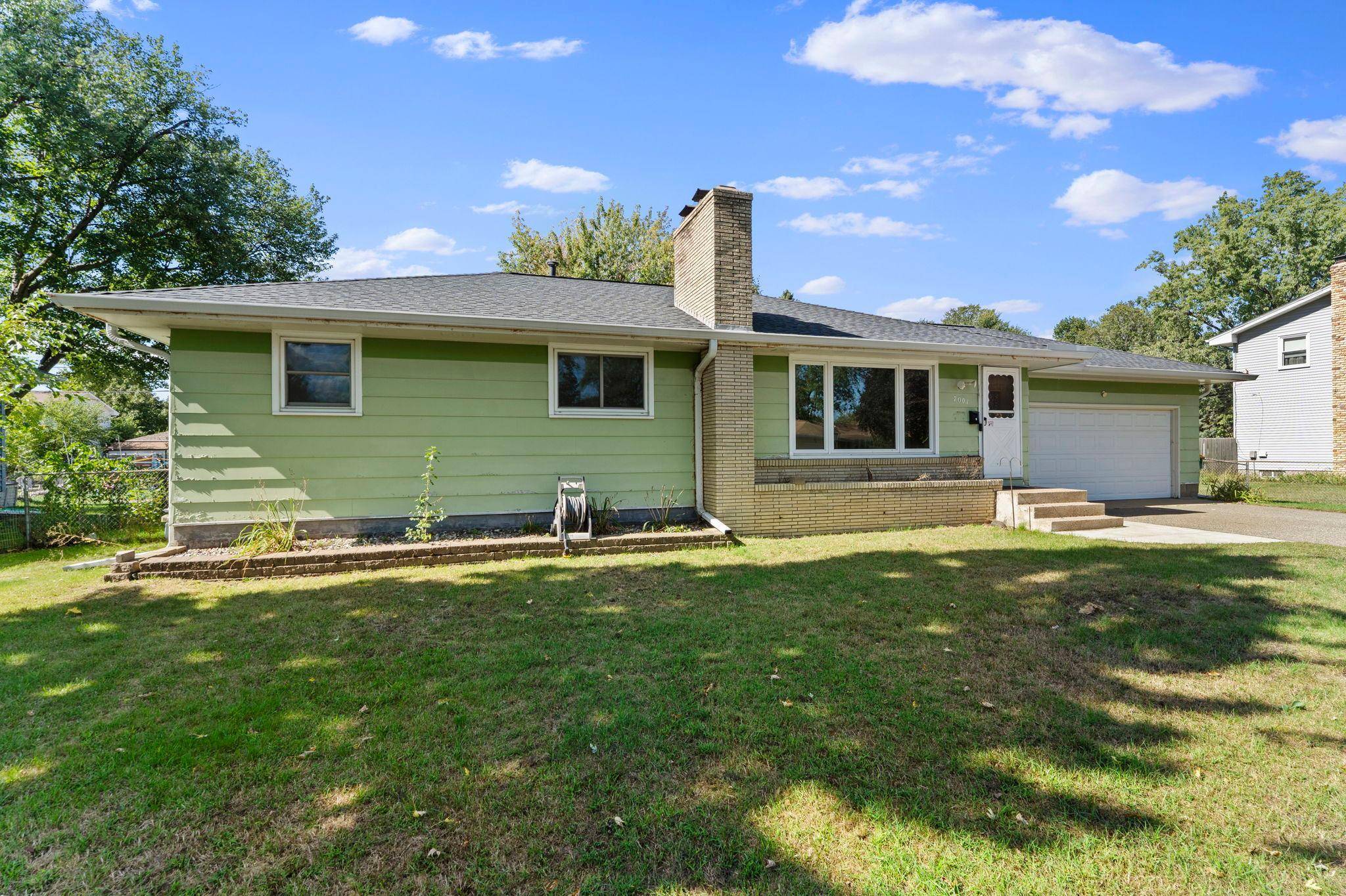 7001 Grimes AVE N, Brooklyn Center, MN 55429
