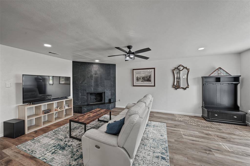 3101 Whisperwood Lane, Bedford, TX 76021