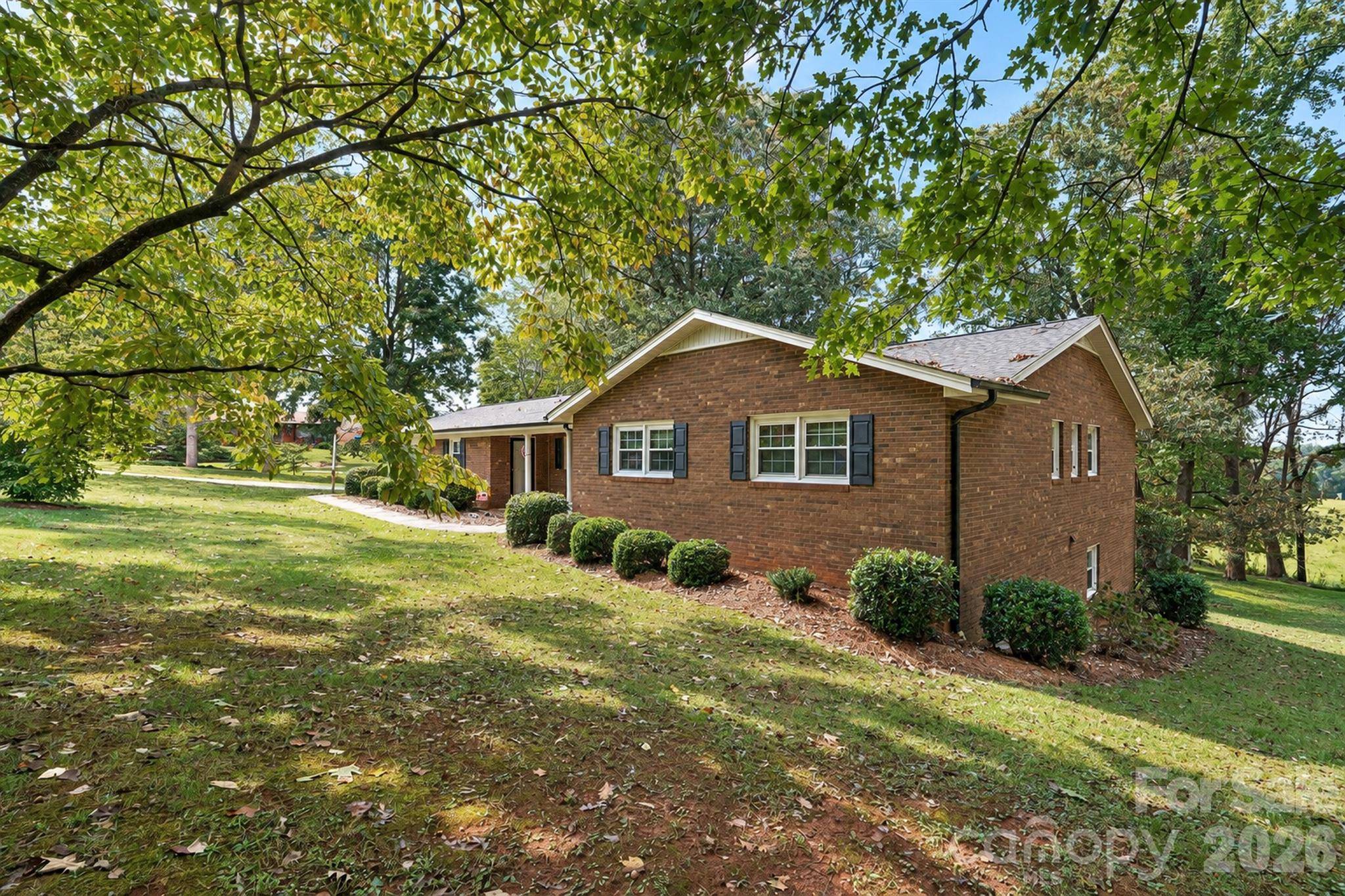 116 White Dogwood LN, Statesville, NC 28625