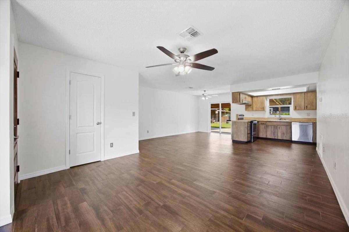 4799 LAKE SHORE DR, St Cloud, FL 34772