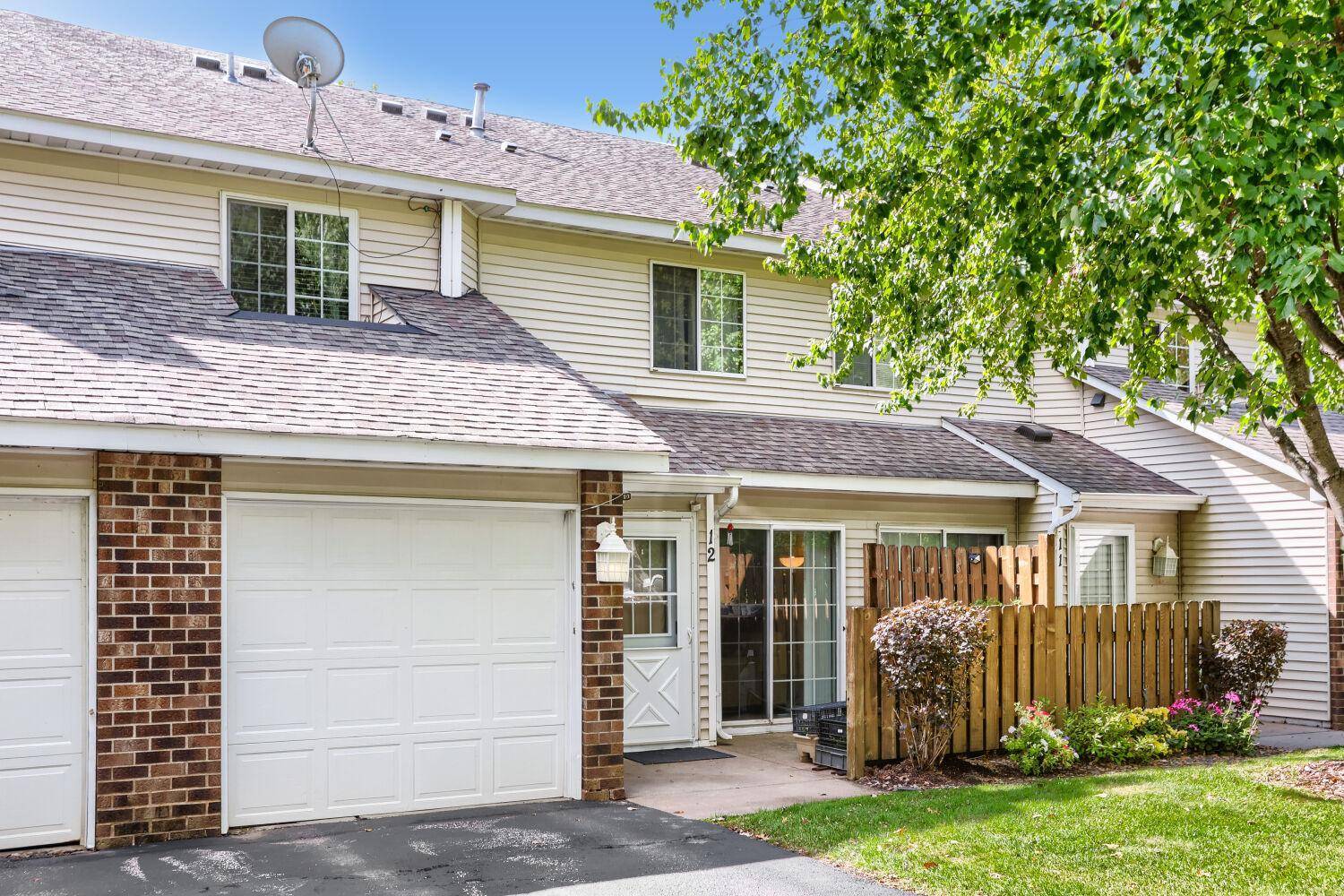 7026 19th ST N #12, Oakdale, MN 55128