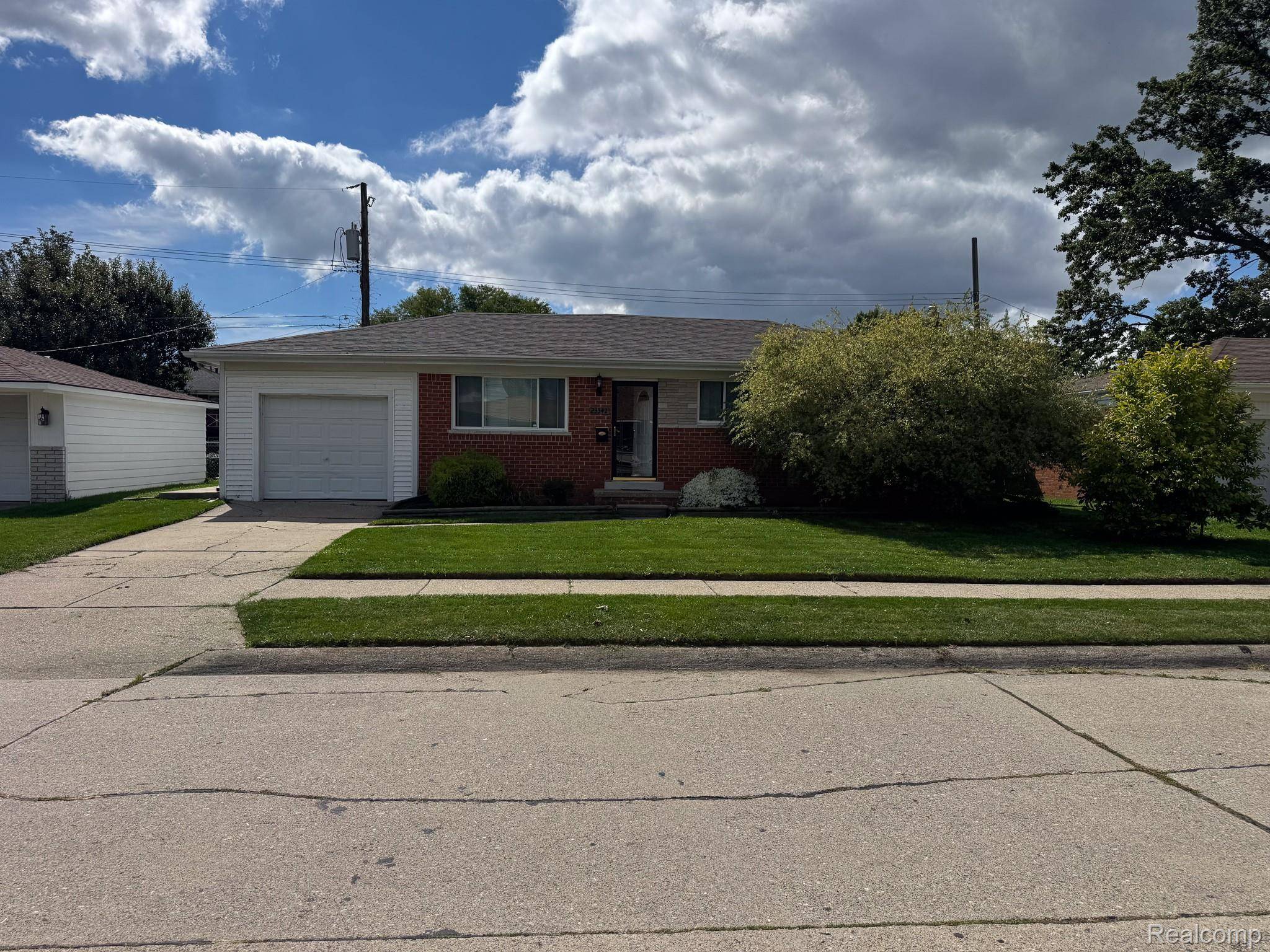 23342 Shoreview ST, St. Clair Shores, MI 48082