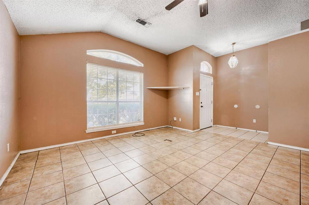 4155 N Coral Springs Drive, Fort Worth, TX 76123