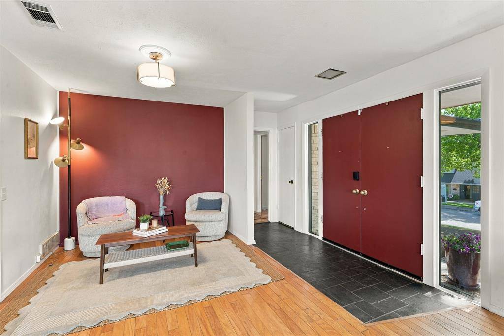 9307 Crestedge Drive, Dallas, TX 75238