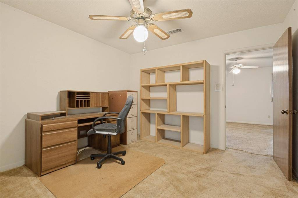 105 W Lilly Lane, Arlington, TX 76010