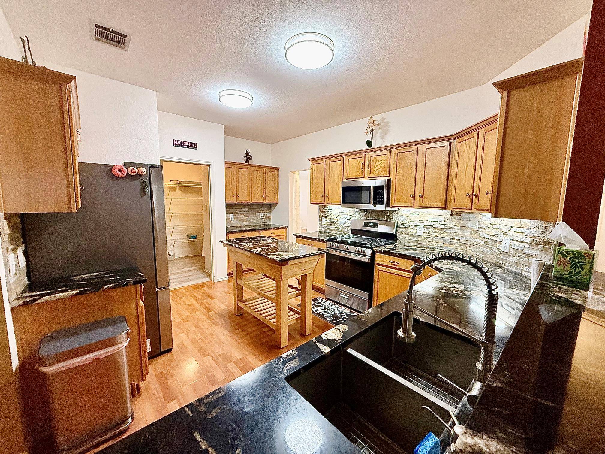 3230 Arroyo Bluff LN, Round Rock, TX 78681