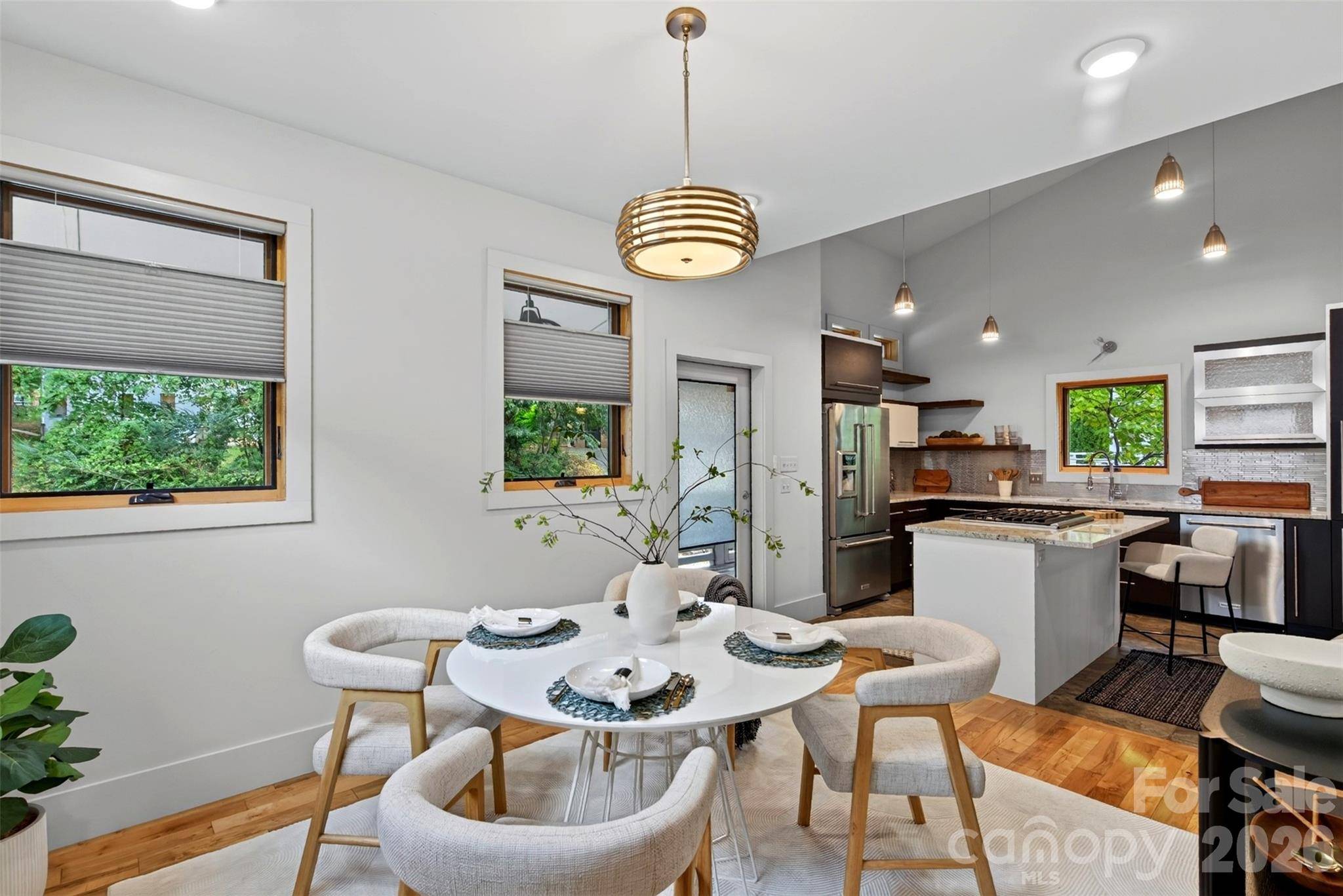 18 Sulphur Springs RD, Asheville, NC 28806