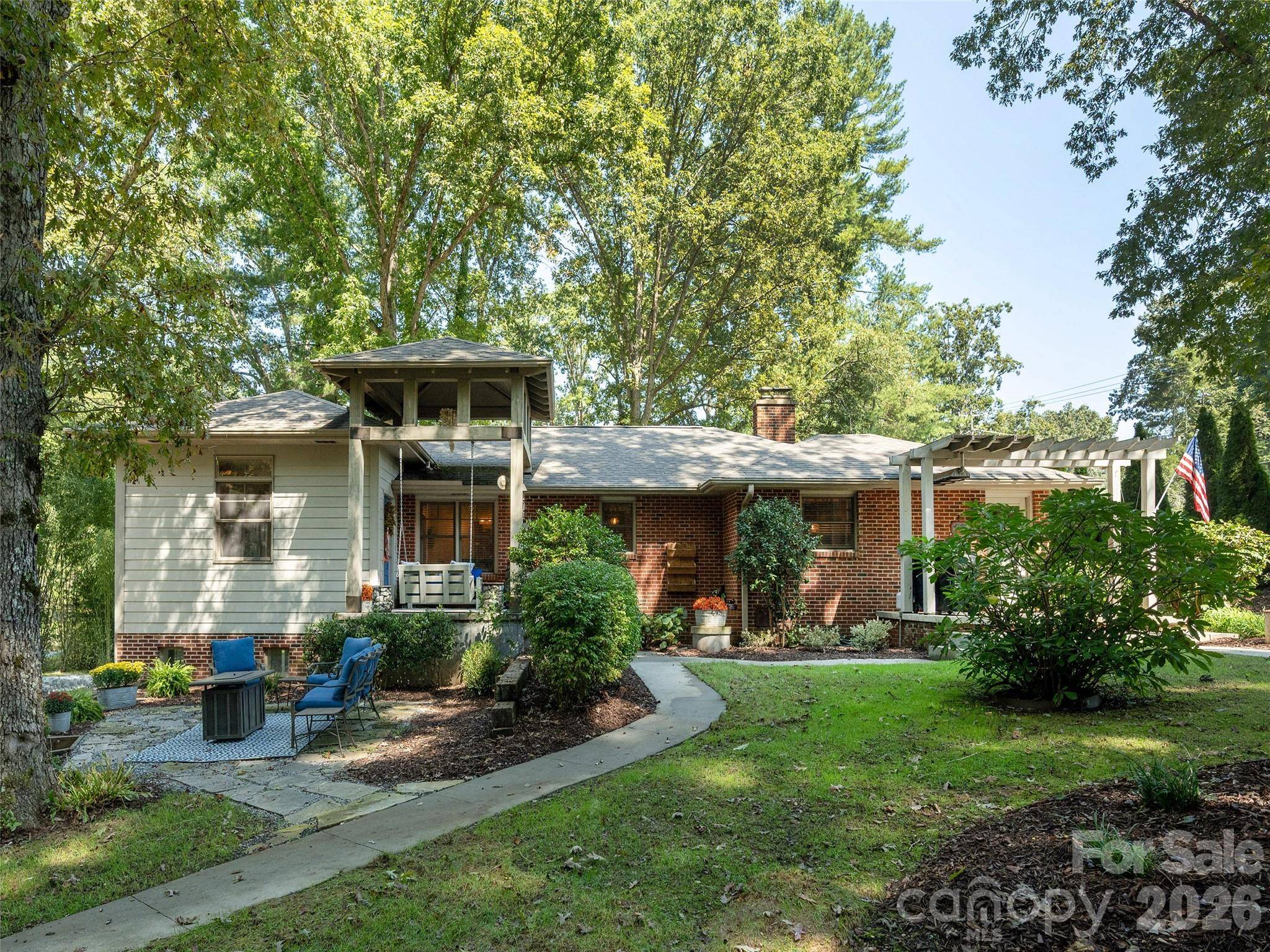 275 S Rugby RD, Hendersonville, NC 28791