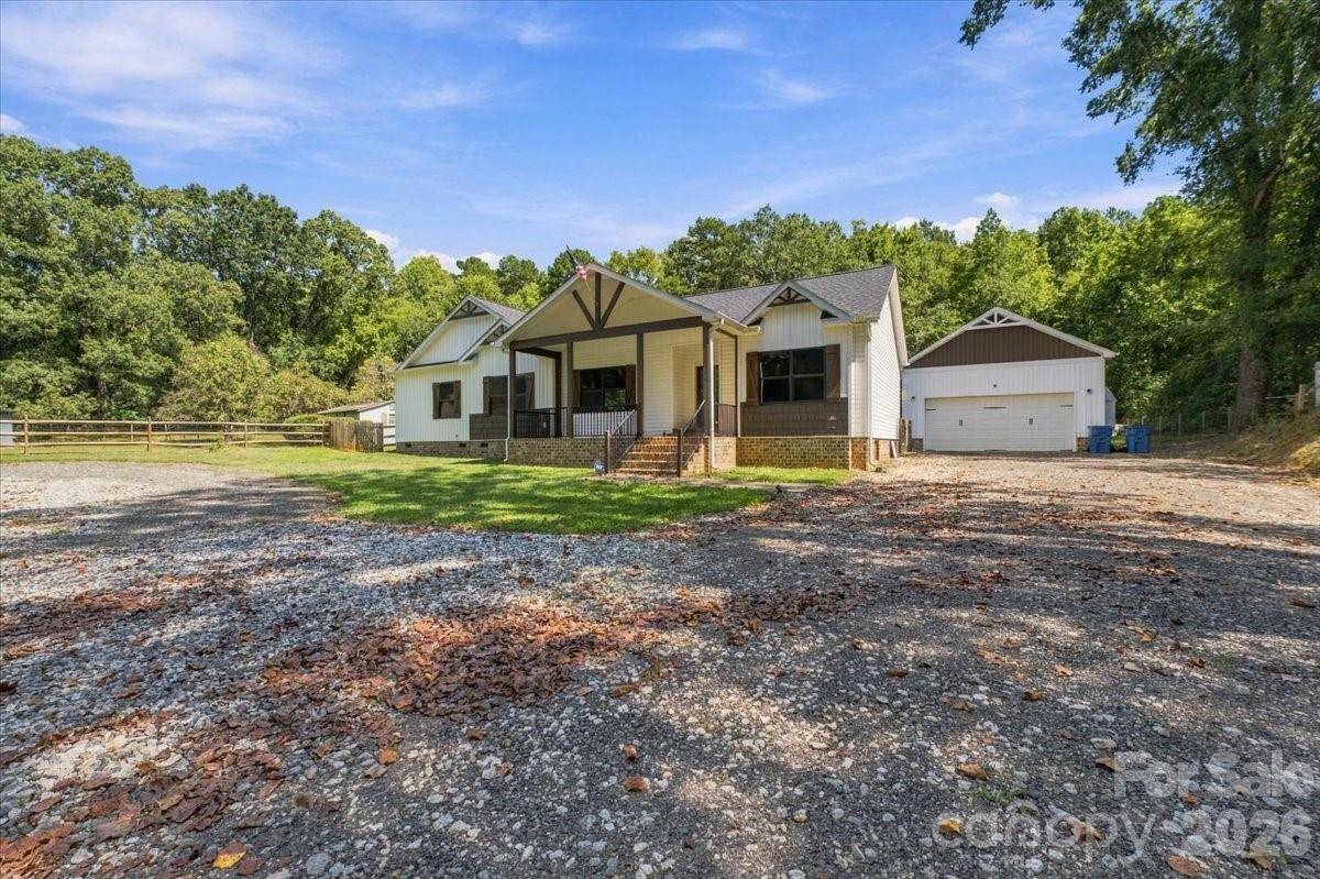 2481 Shelton AVE, Statesville, NC 28677