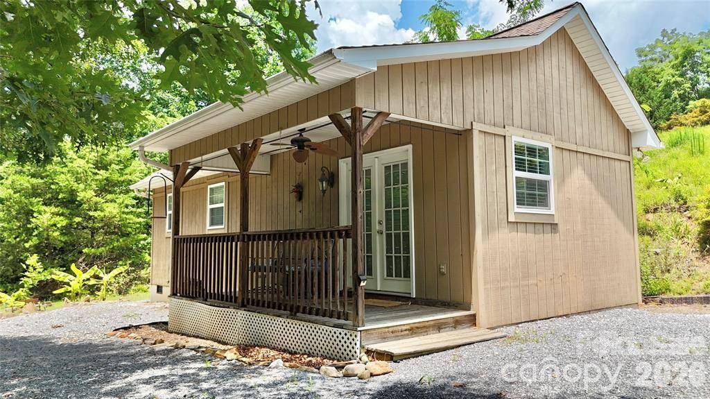 37 Coyote DR, Marion, NC 28752