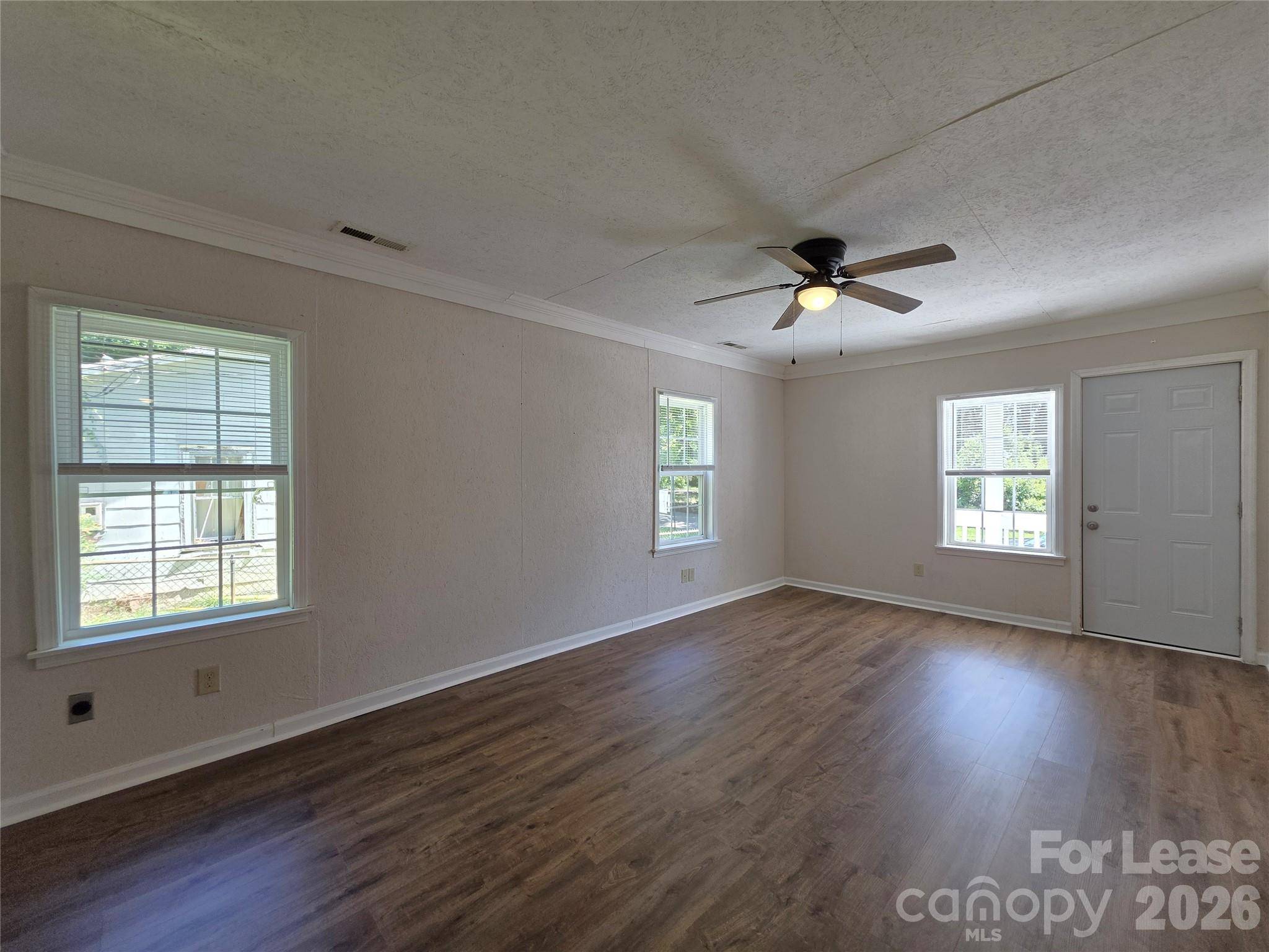 922 S Meeting ST, Statesville, NC 28677