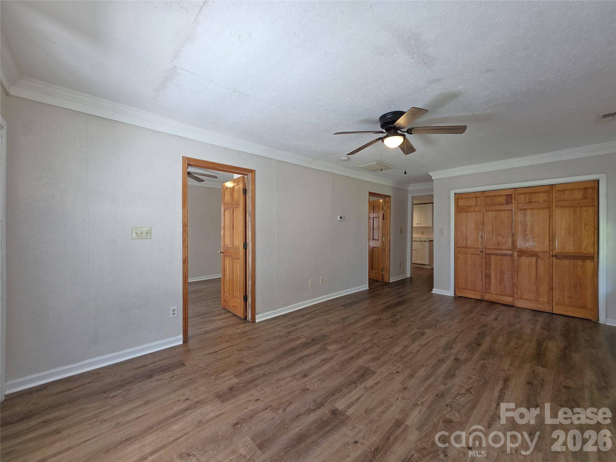 922 S Meeting ST, Statesville, NC 28677
