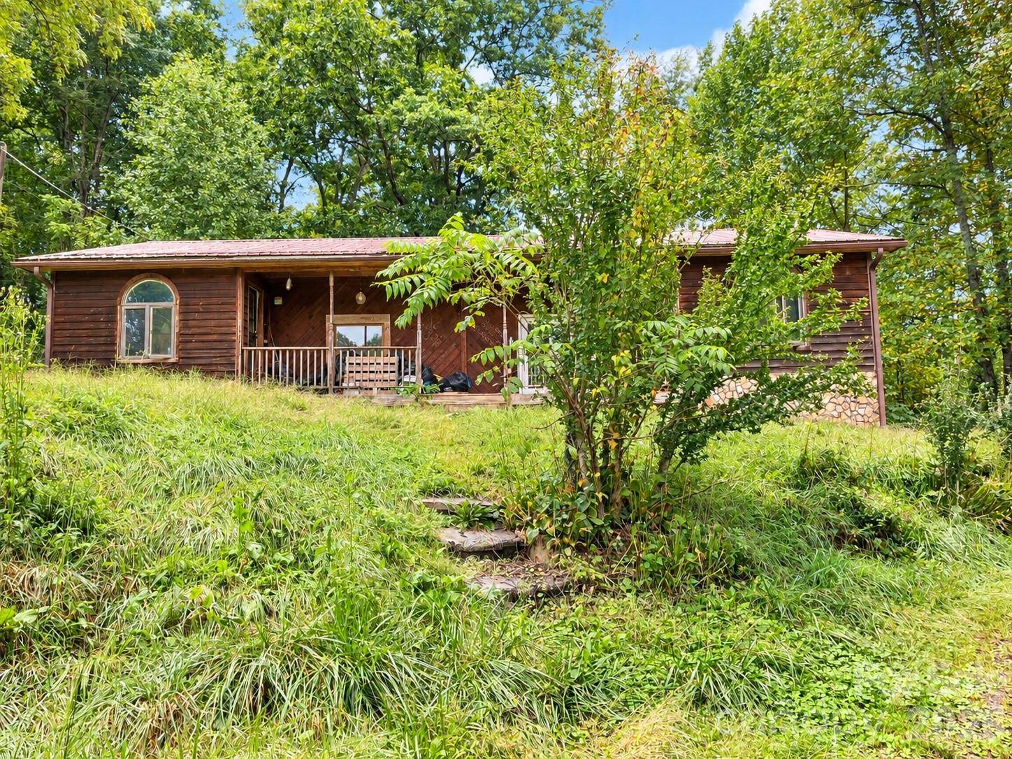 323 Forrest Fisher RD, Spruce Pine, NC 28777