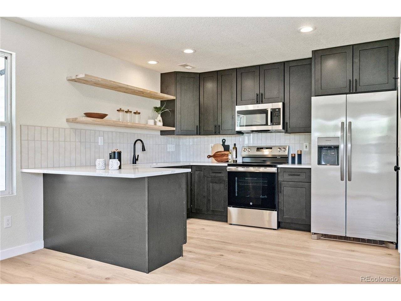 7810 S Kittredge, Englewood, CO 80112